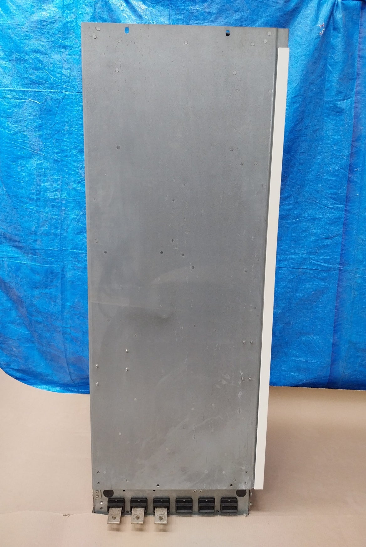 ABB ACS800-04-0320-5+C189+E208+E210+J400+K454+L509+N651-P901 VFD FREQUENCY DRIVE