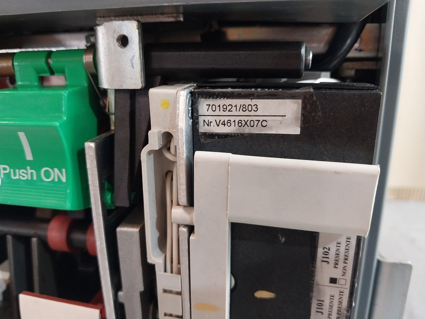 ABB SACE E2N 20 Emax CIRCUIT BREAKER 2000A SACE PR121/P