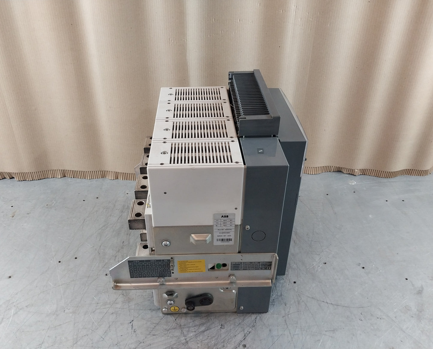 ABB SACE E2N 20 Emax CIRCUIT BREAKER 2000A SACE PR121/P