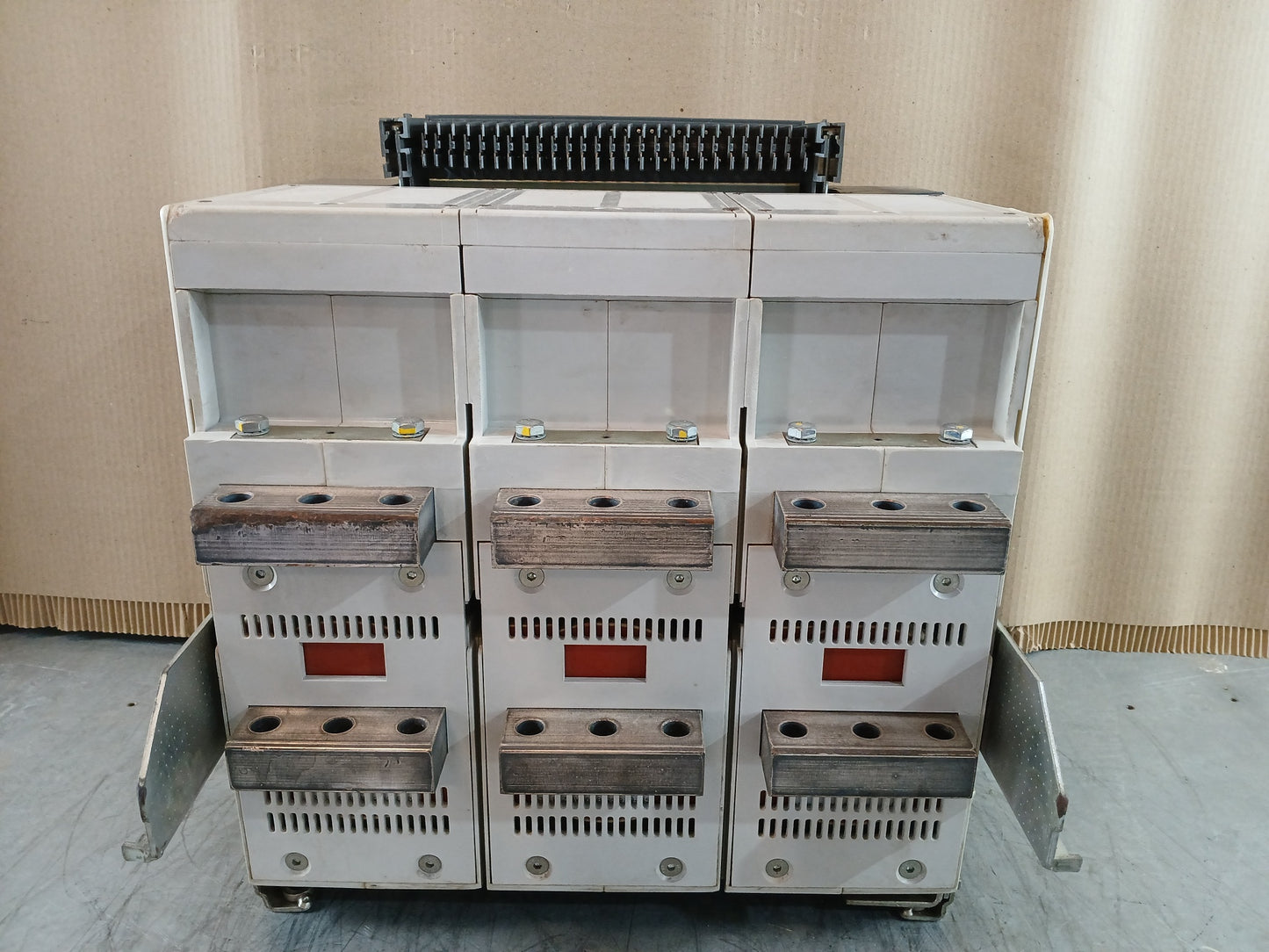 ABB SACE Emax SACE PR122/P-LSIG LOW-VOLTAGE AIR CIRCUIT BREAKER 3200A 690V