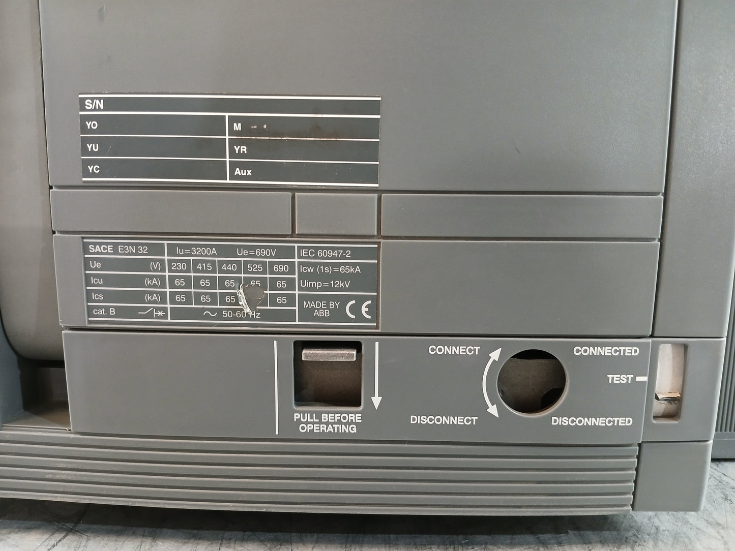 ABB SACE Emax SACE PR122/P-LSIG LOW-VOLTAGE AIR CIRCUIT BREAKER 3200A 690V