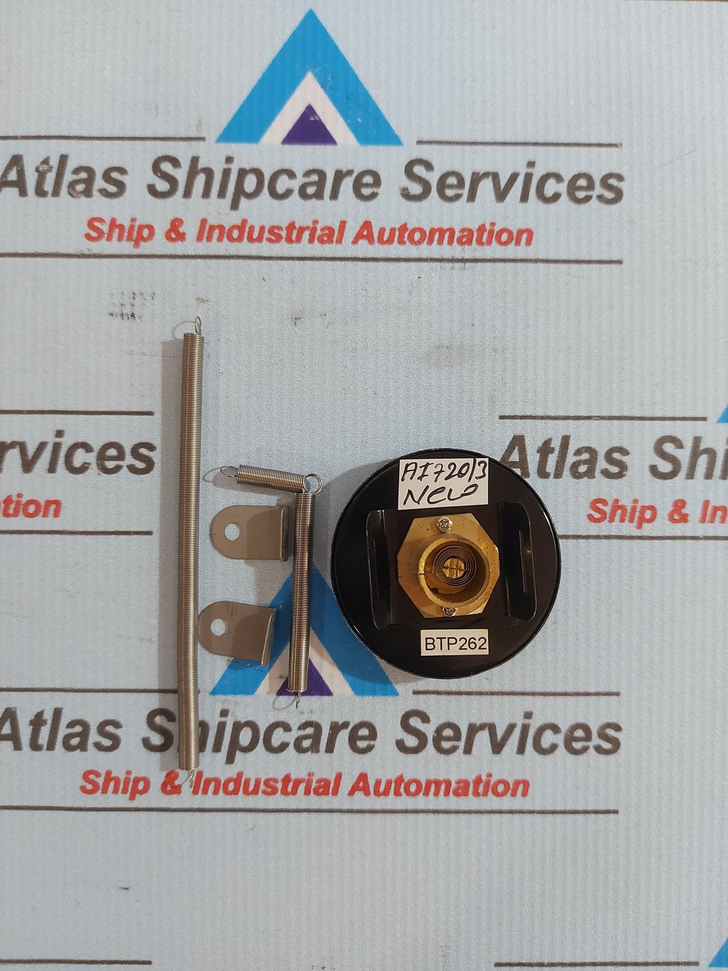 DWYER BTP-262 PIPE-MOUNT BIMETAL SURFACE THERMOMETER 20'C TO 120'C