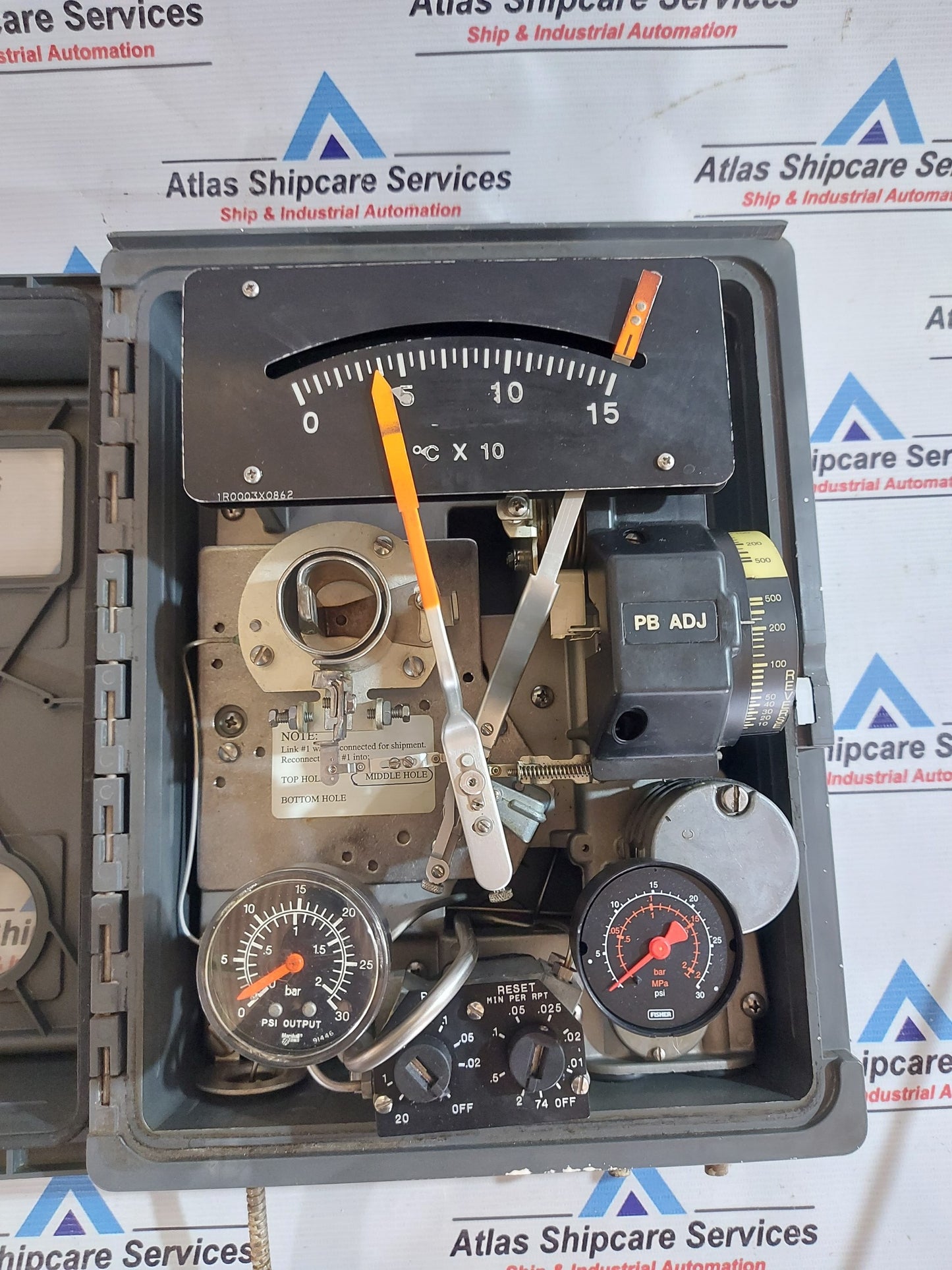 FISHER 4196C TEMPERATURE INDICATING CONTROLLER