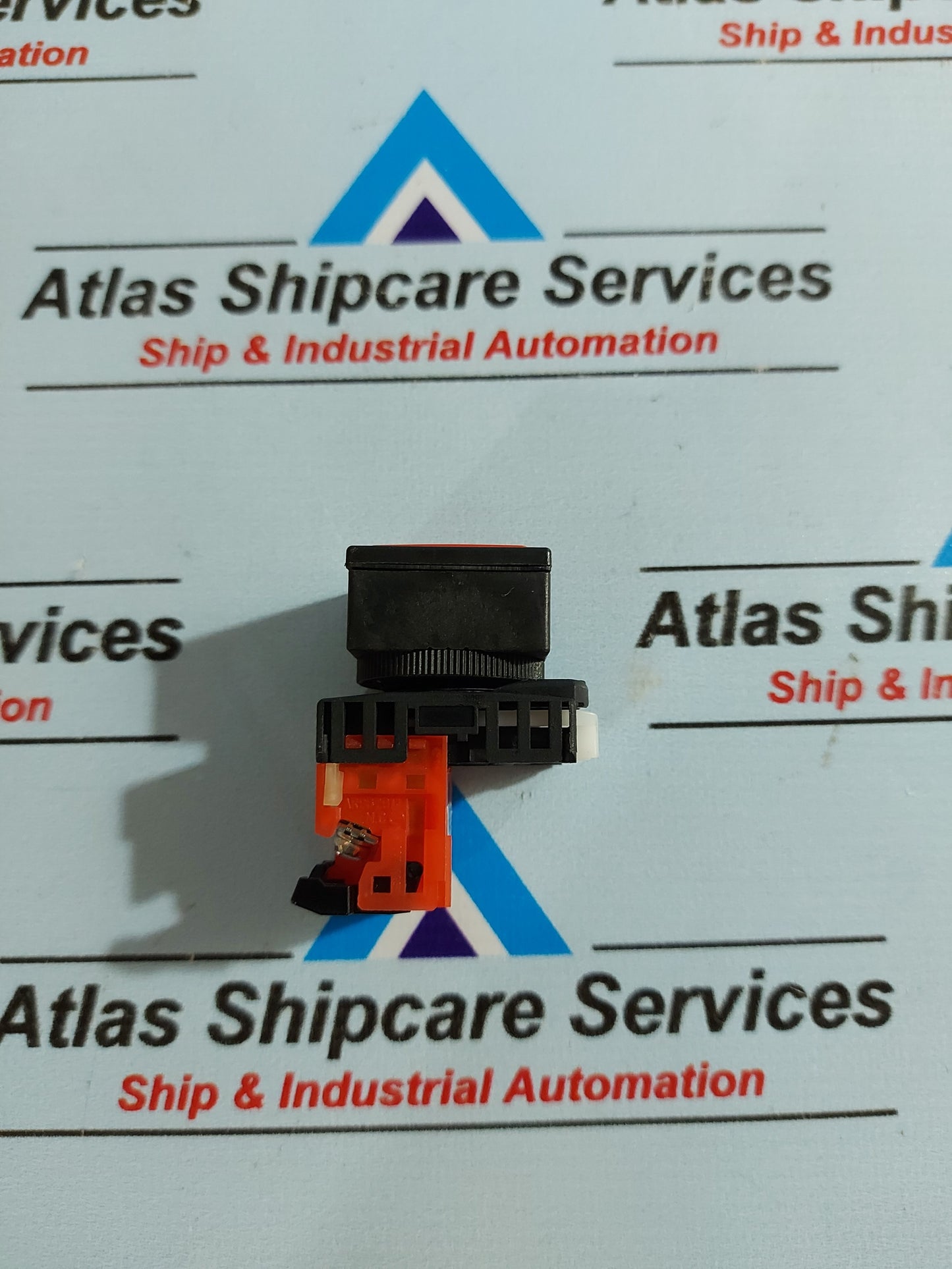 FUJI ELECTRIC AG28F0S SQUARE COMMAND PUSH BUTTON SWITCH