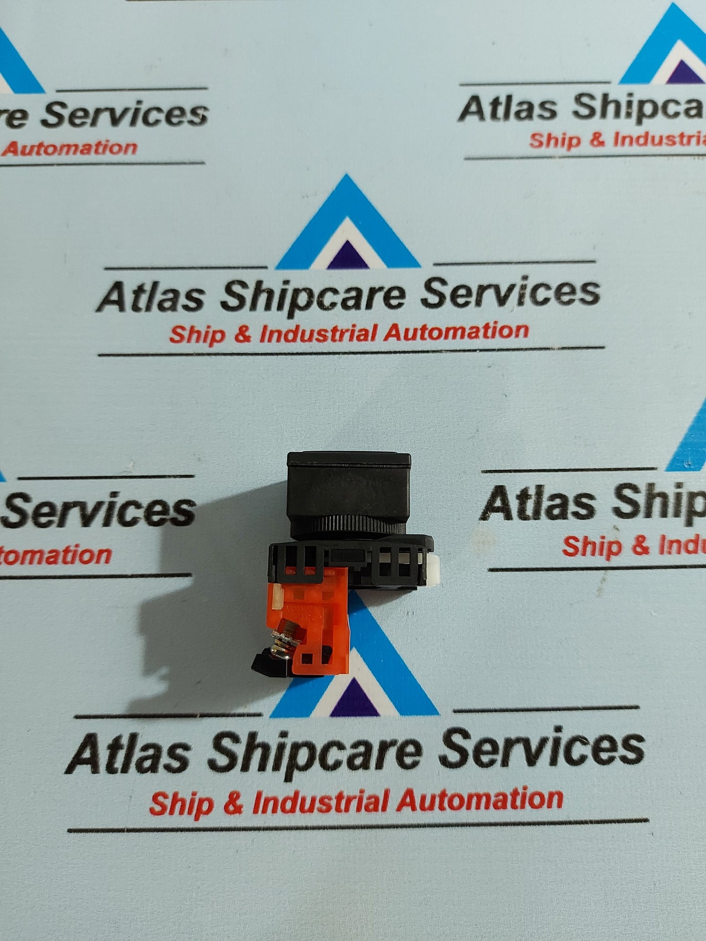 FUJI ELECTRIC AG28F0S SQUARE COMMAND PUSH BUTTON SWITCH