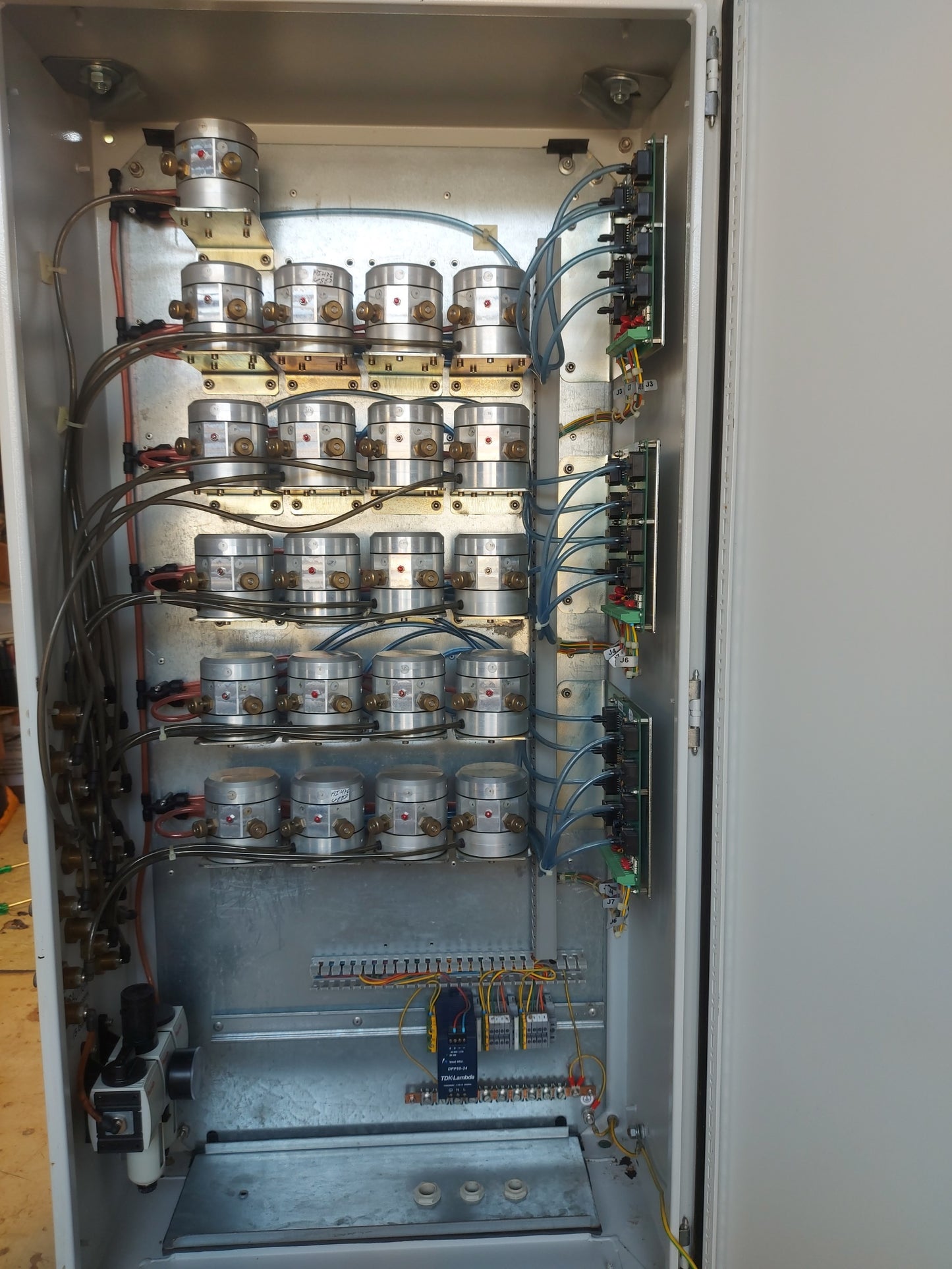 HONEYWELL TN3801 ELECTRO-PNEUMATIC LEVEL MEASURING CABINET