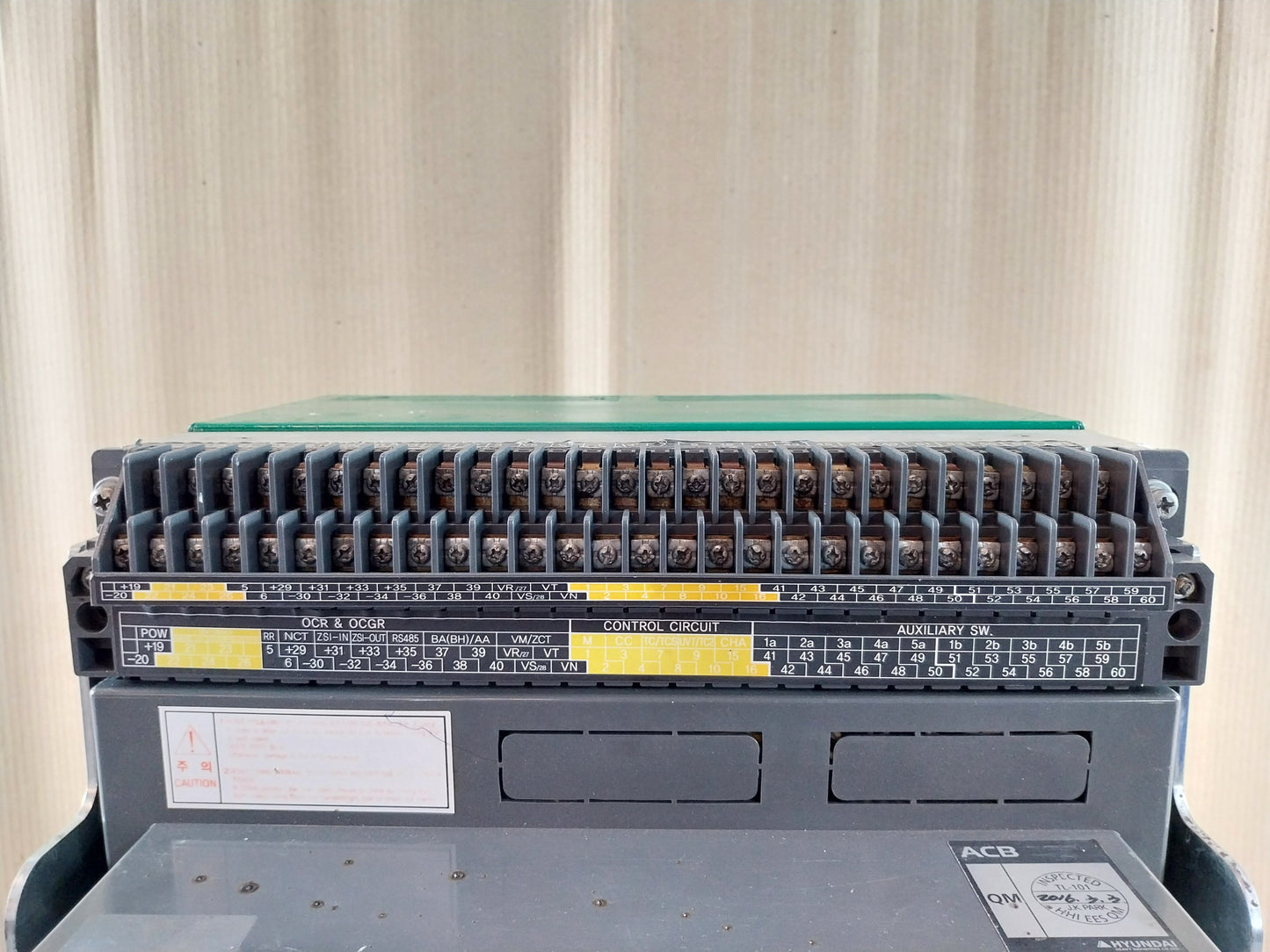 HYUNDAI UAN16A3B M1C1S168J AUTOMATIC CIRCUIT BREAKER 3 POLE 1600A