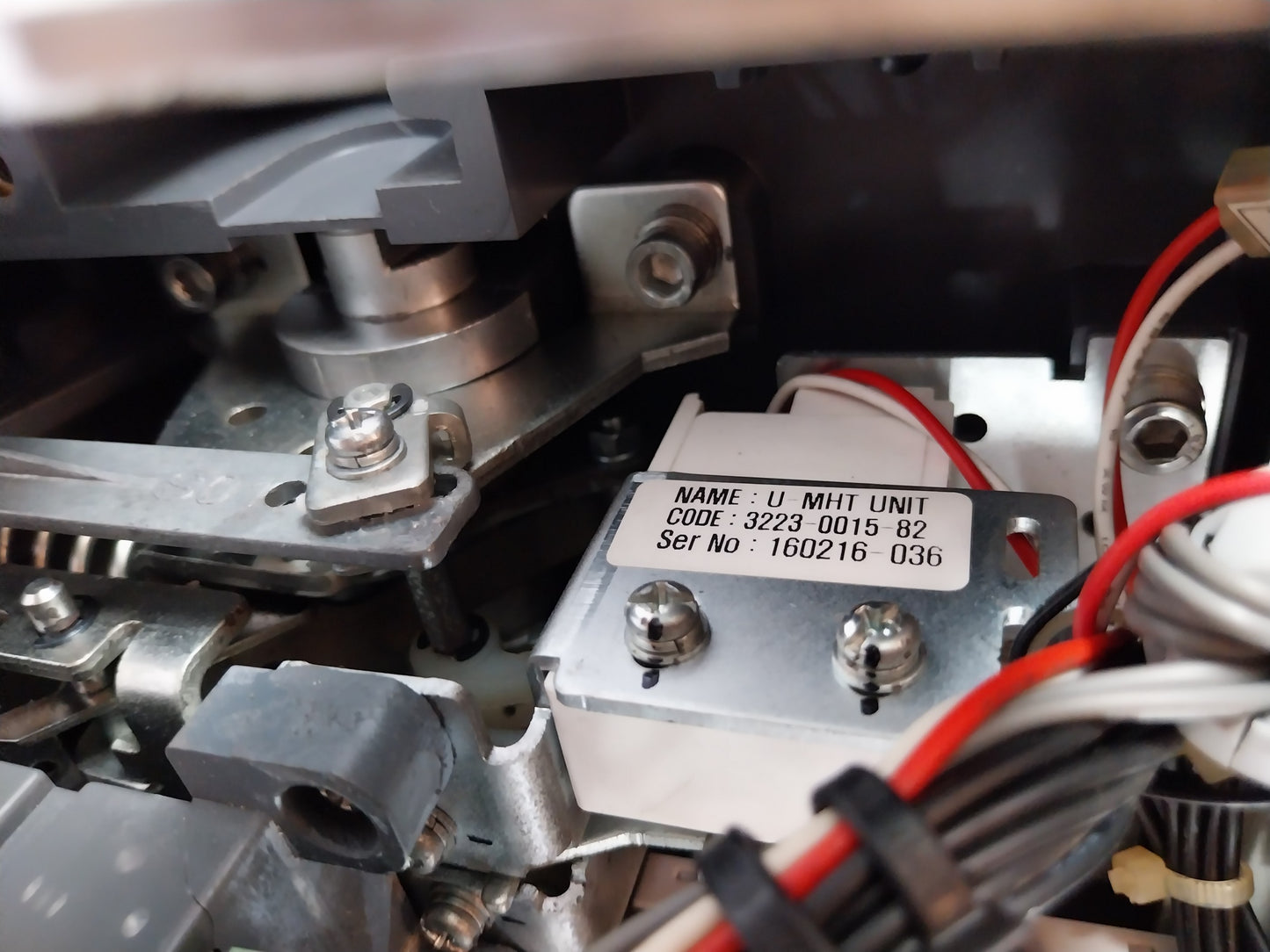 HYUNDAI UAN16A3B M1C1S168J AUTOMATIC CIRCUIT BREAKER 3 POLE 1600A