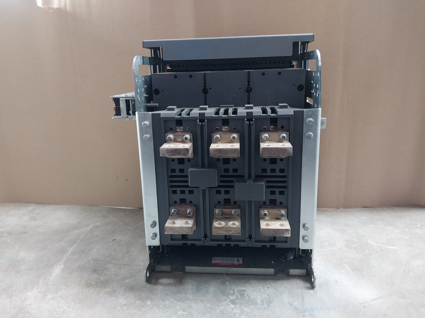 HYUNDAI UAN16A3B M1C1S168T AIR CIRCUIT BREAKER 3 POLE 1600A