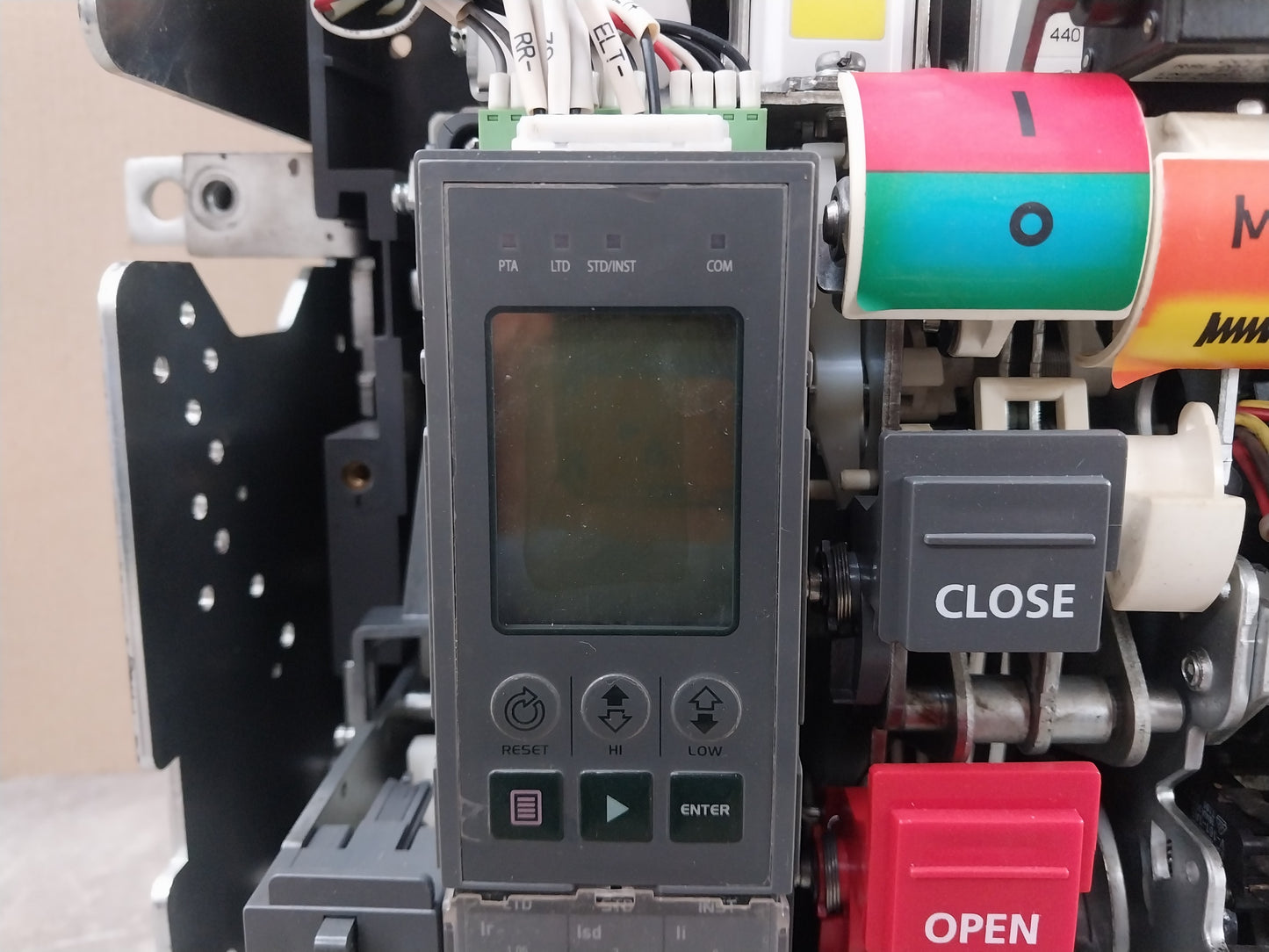 HYUNDAI UAN16A3B M1C1S168T AIR CIRCUIT BREAKER 3 POLE 1600A