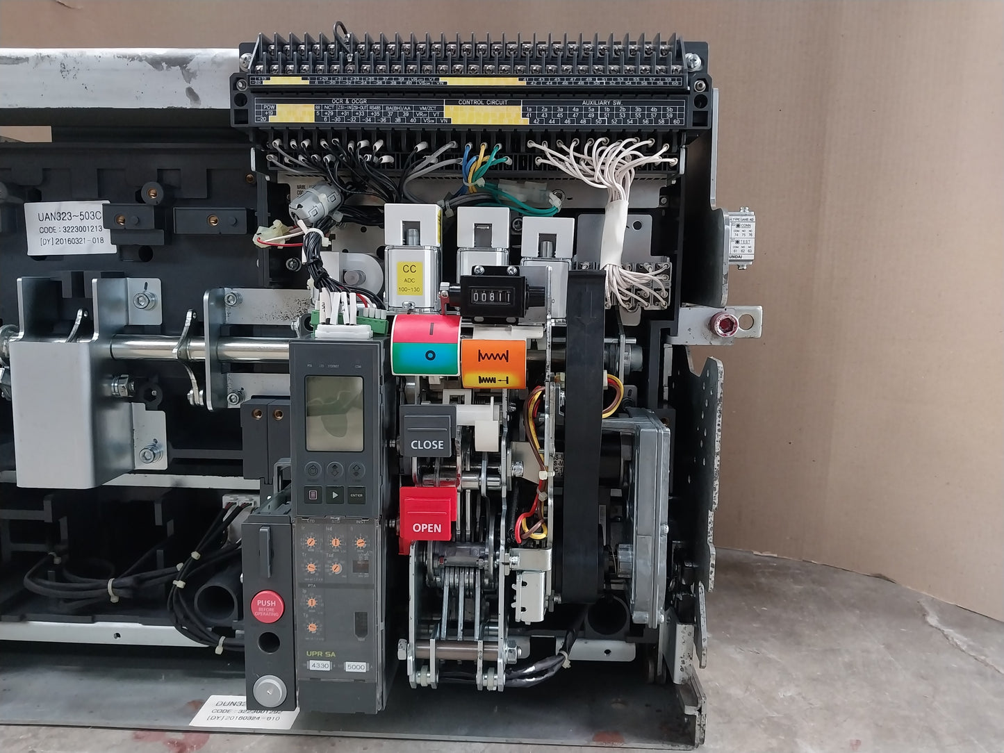 HYUNDAI UAN50C3C M1C1S168S AIR CIRCUIT BREAKER 3 POLE 5000A