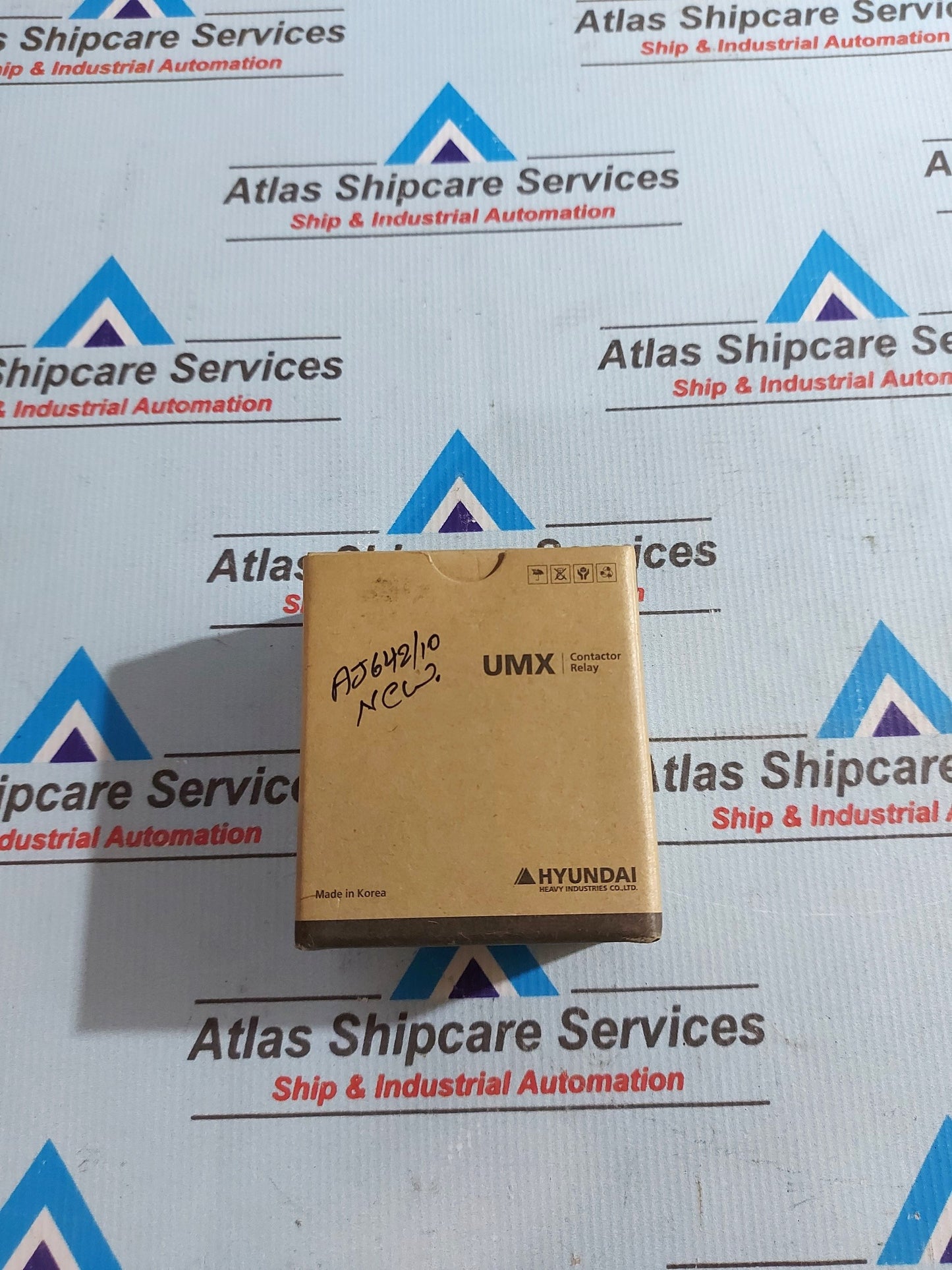 HYUNDAI UMX 40 CONTACTOR RELAY 20A 220V