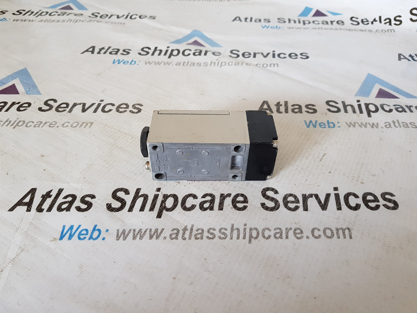 OMRON E2M-NY10 PROXIMITY SWITCH