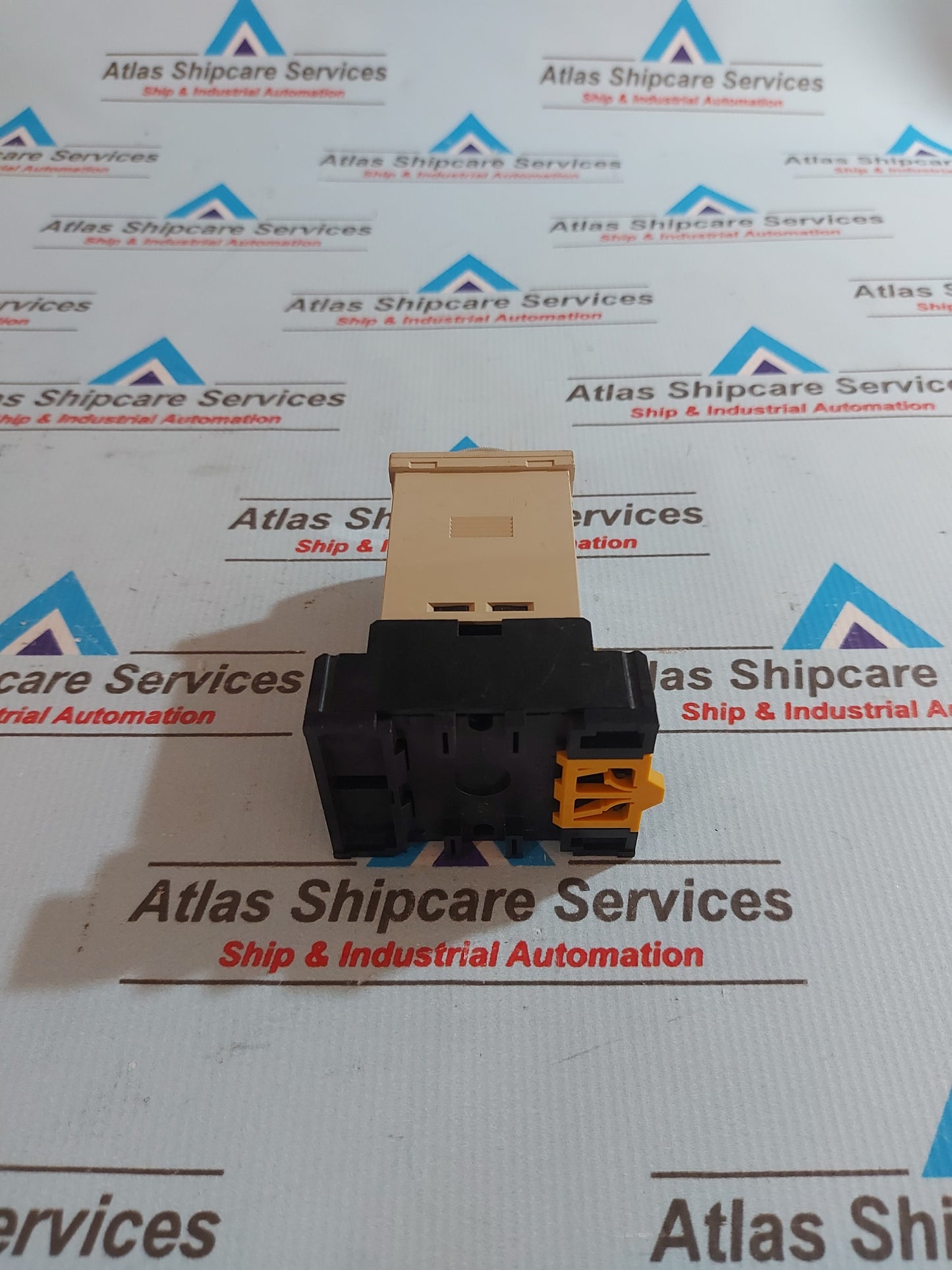 OMRON H3CR-A-315 TIMER RELAY 0-3 Sec