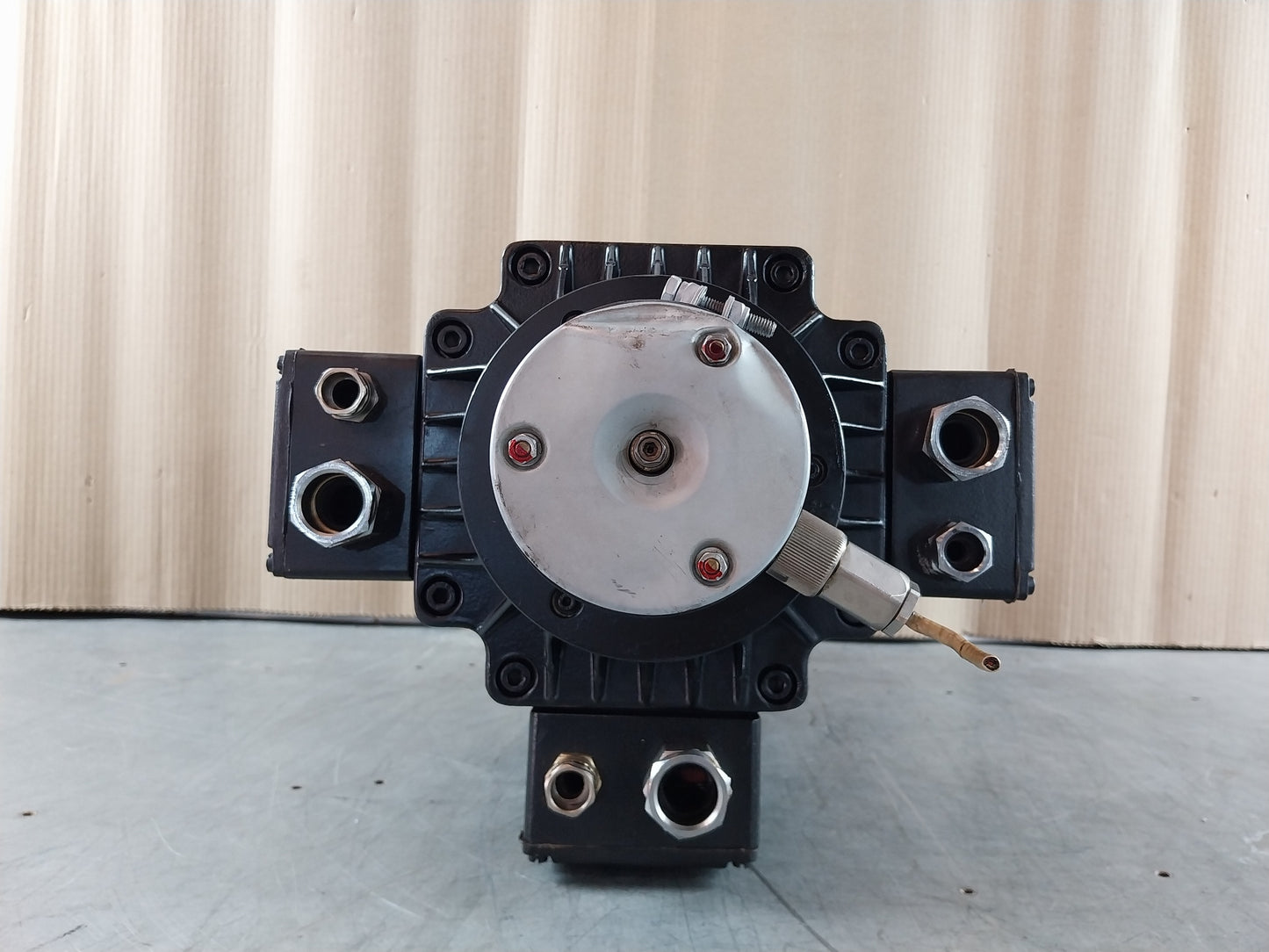 PARVEX LS91 0EWR2402 BRUSHLESS SERVO MOTOR