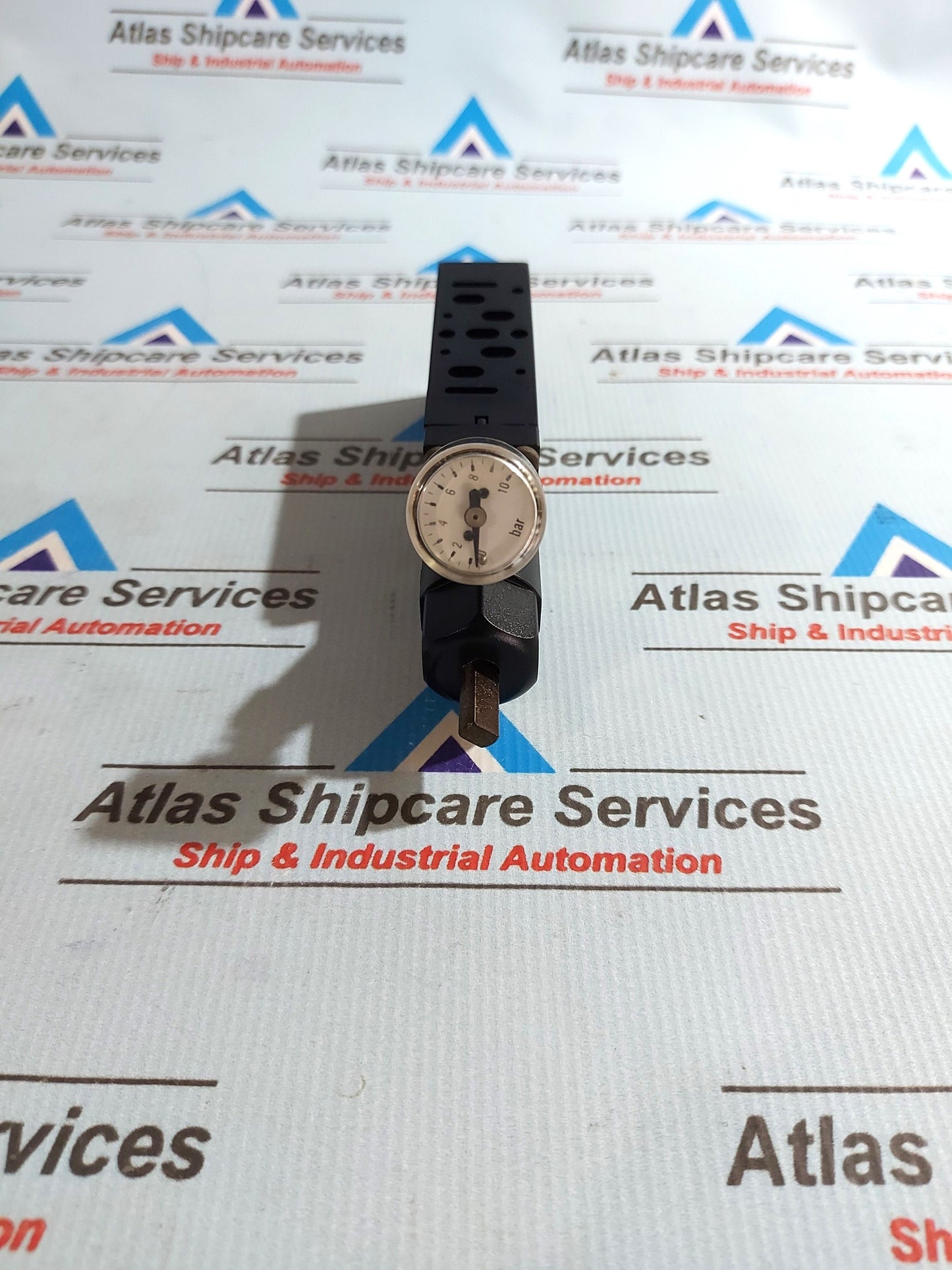 REXROTH 5250020500 VALVE WITH PRESSURE GAUGE