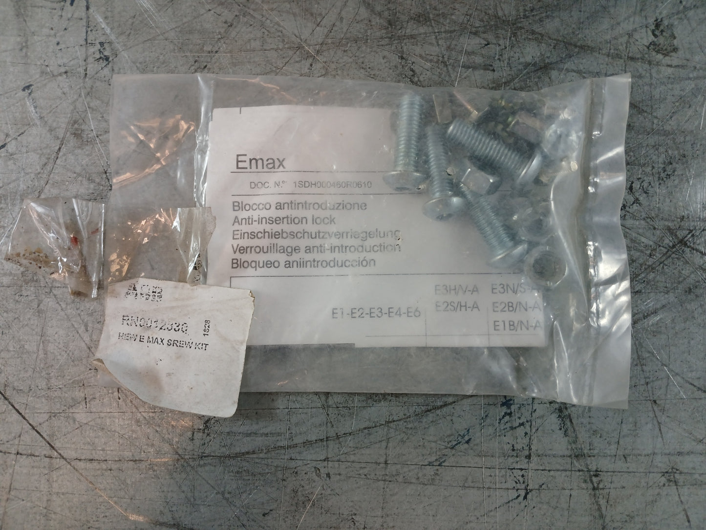 SCHNEIDER ELECTRIC MTZ2-40 H1 MASTERPACT CIRCUIT BREAKER 4000A 4 POLE
