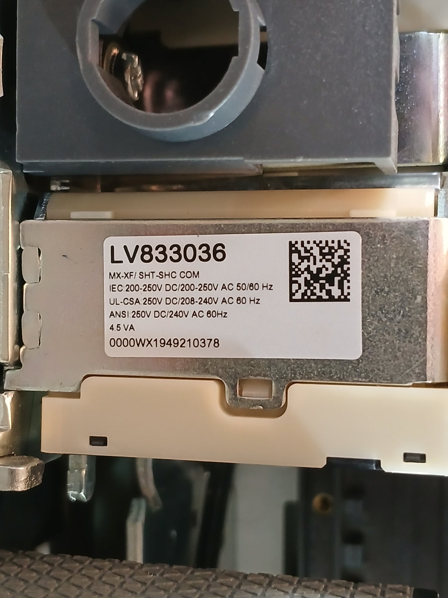 SCHNEIDER ELECTRIC MTZ2-40 H1 MASTERPACT CIRCUIT BREAKER 4000A 4 POLE