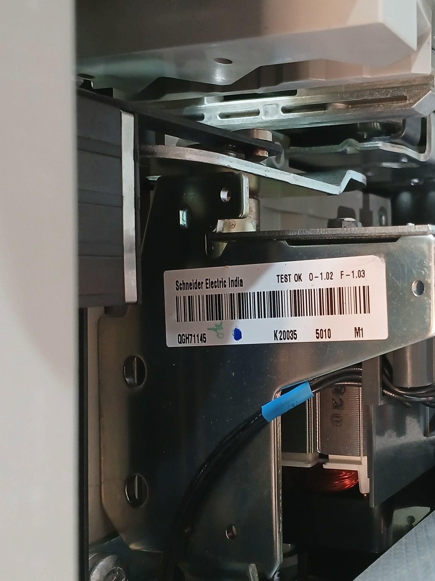 SCHNEIDER ELECTRIC MTZ2-40 H1 MASTERPACT CIRCUIT BREAKER 4000A 4 POLE