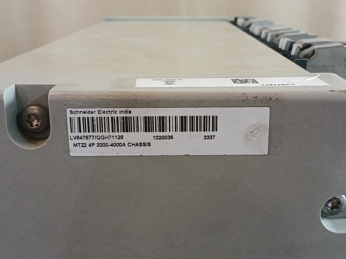 SCHNEIDER ELECTRIC MTZ2-40 H1 MASTERPACT CIRCUIT BREAKER 4000A 4 POLE