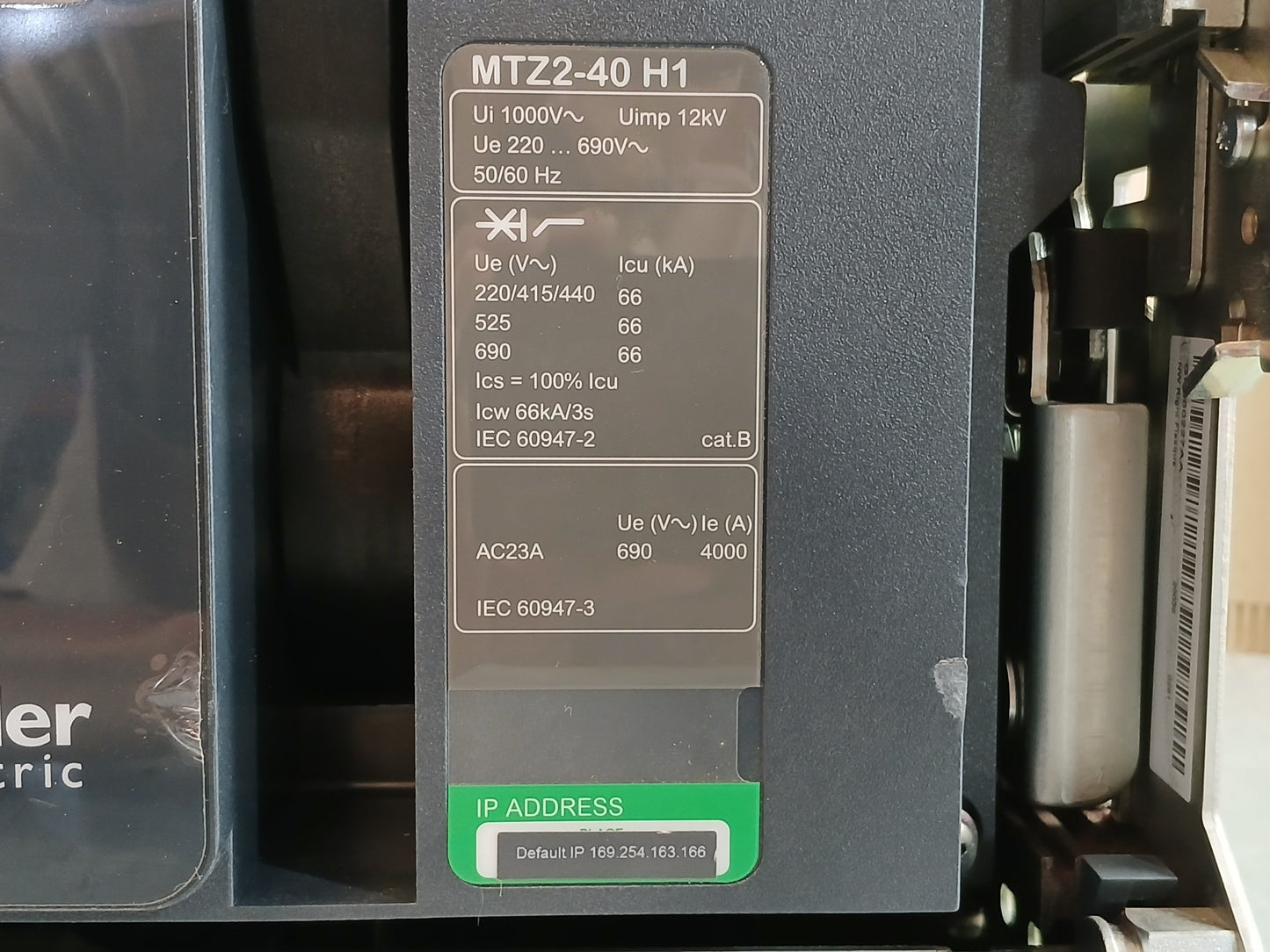SCHNEIDER ELECTRIC MTZ2-40 H1 MASTERPACT CIRCUIT BREAKER 4000A 4 POLE