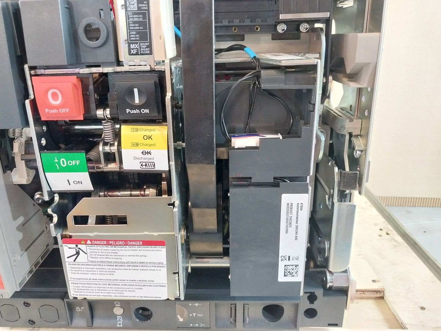 SCHNEIDER ELECTRIC NW08 H1 MASTERPACT CIRCUIT BREAKER 800A 4 POLE