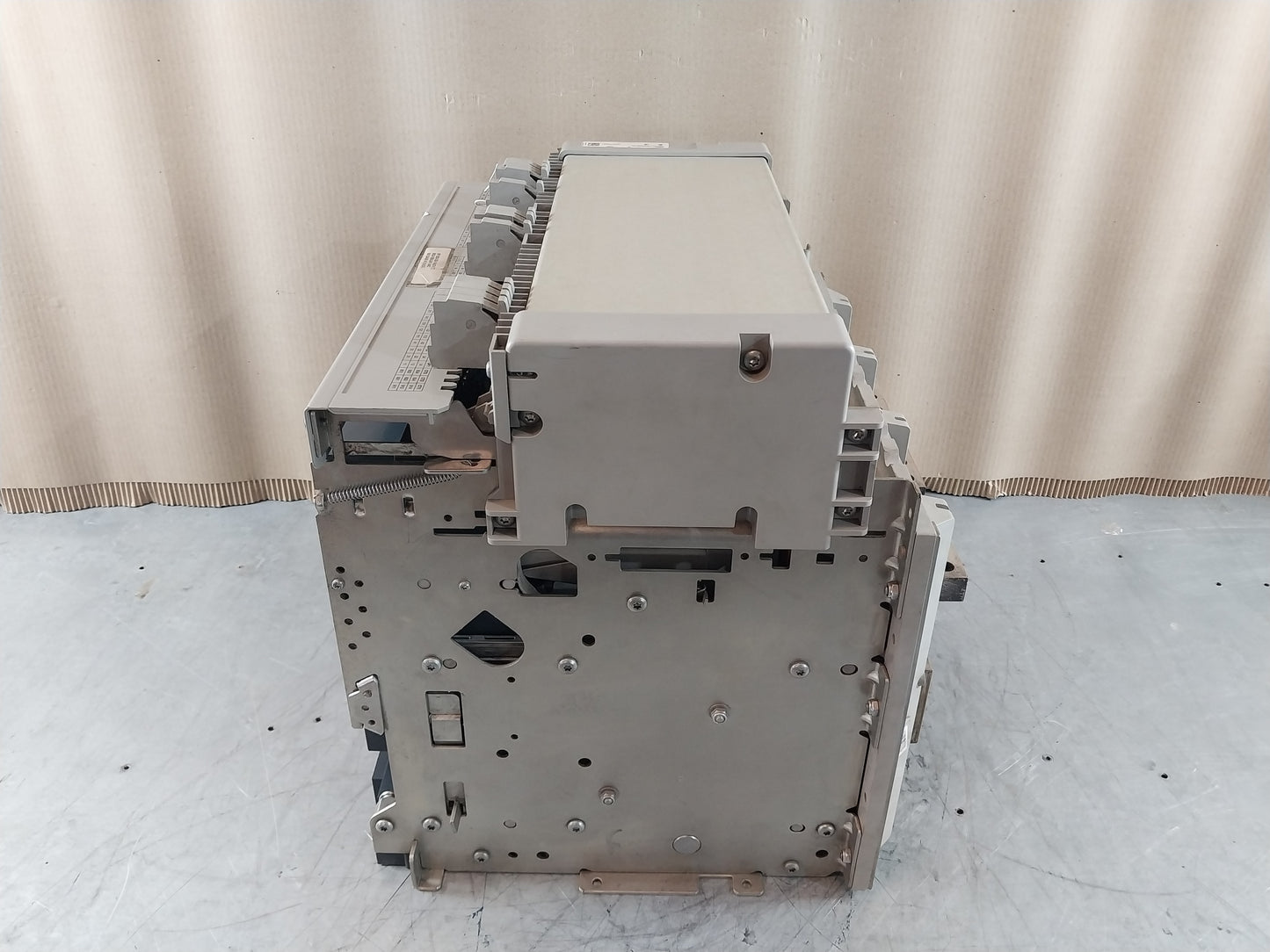 SCHNEIDER ELECTRIC NW20 H1 MASTERPACT CIRCUIT BREAKER 2000A 3 POLE