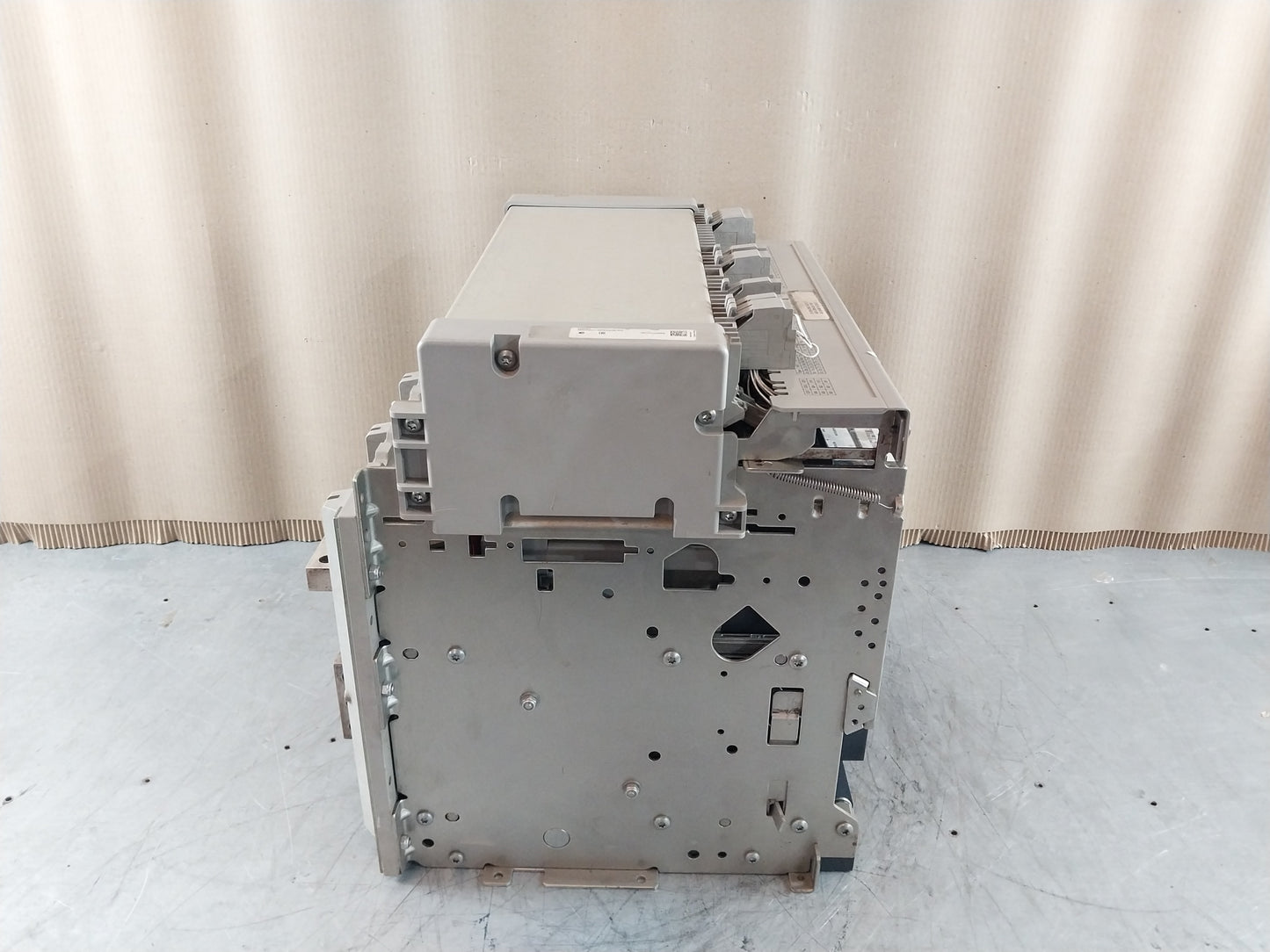 SCHNEIDER ELECTRIC NW20 H1 MASTERPACT CIRCUIT BREAKER 2000A 3 POLE