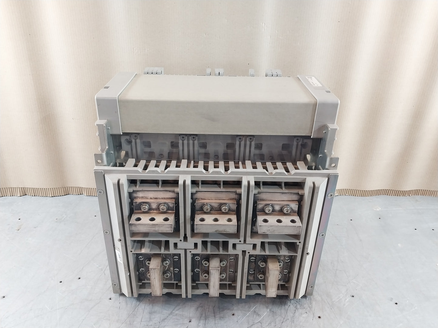 SCHNEIDER ELECTRIC NW20 H1 MASTERPACT CIRCUIT BREAKER 2000A 3 POLE