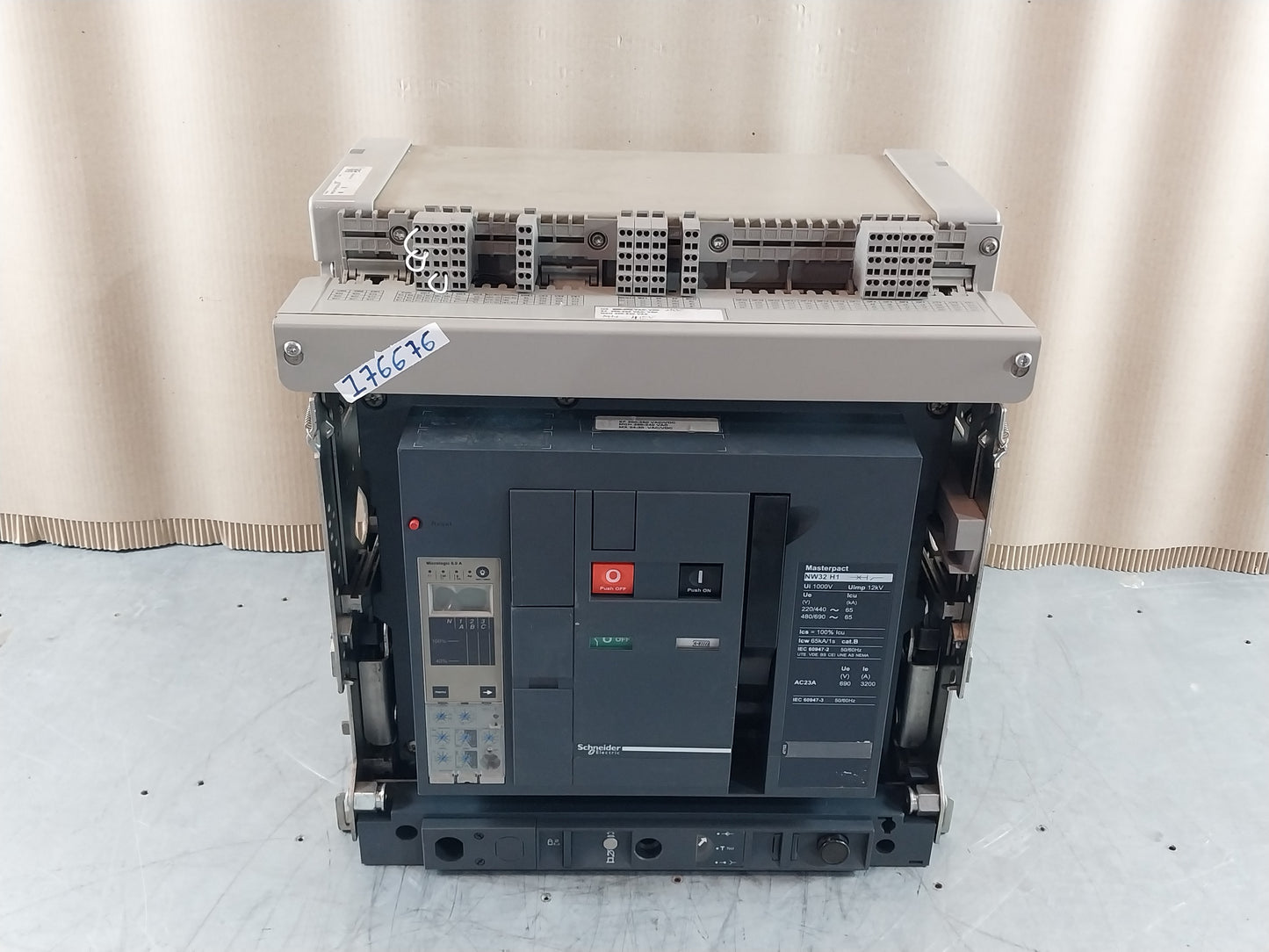 SCHNEIDER ELECTRIC NW32 H1 MASTERPACT CIRCUIT BREAKER 3200A 3 POLE