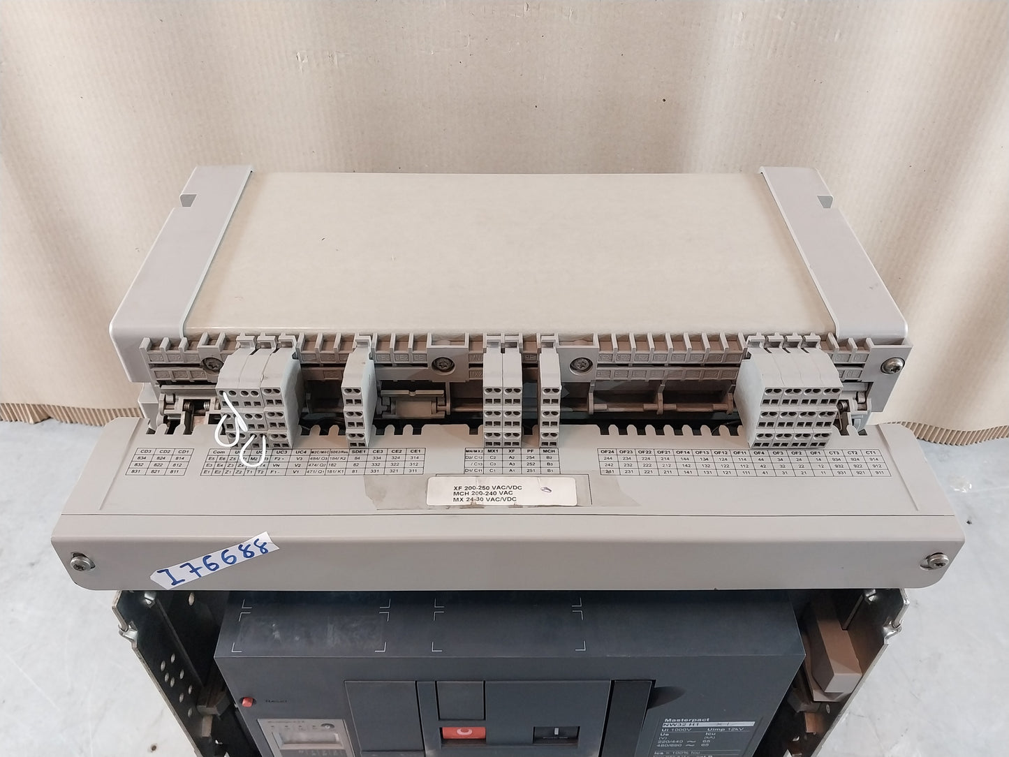 SCHNEIDER ELECTRIC NW32 H1 MASTERPACT CIRCUIT BREAKER 3200A 3 POLE