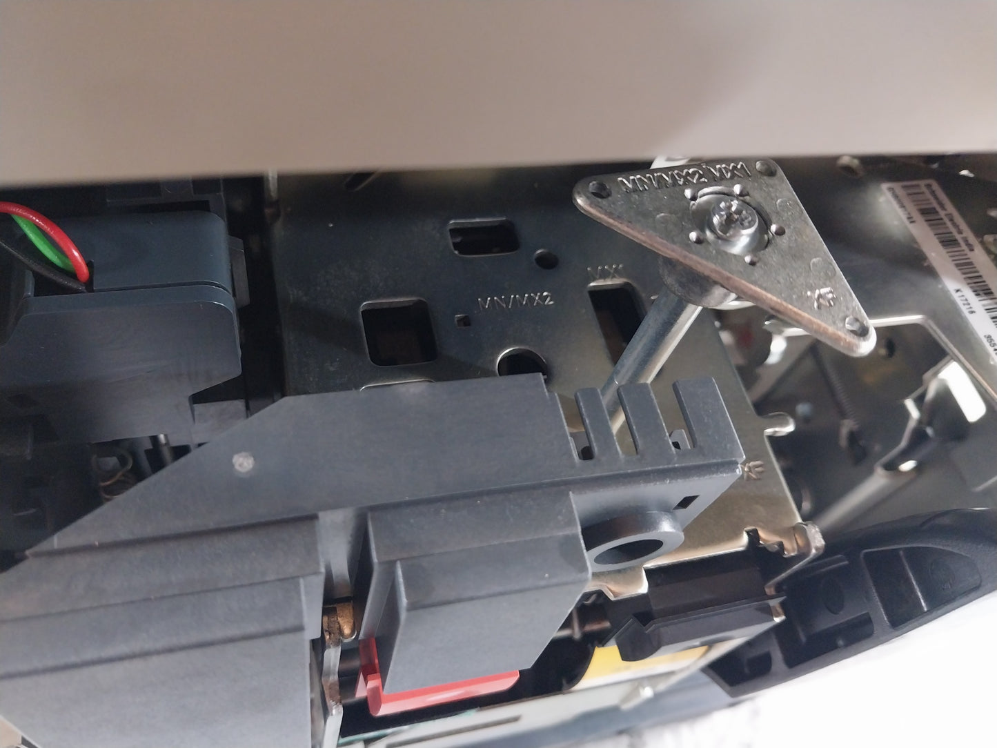 SCHNEIDER ELECTRIC NW32 H1 MASTERPACT CIRCUIT BREAKER 3200A 3 POLE
