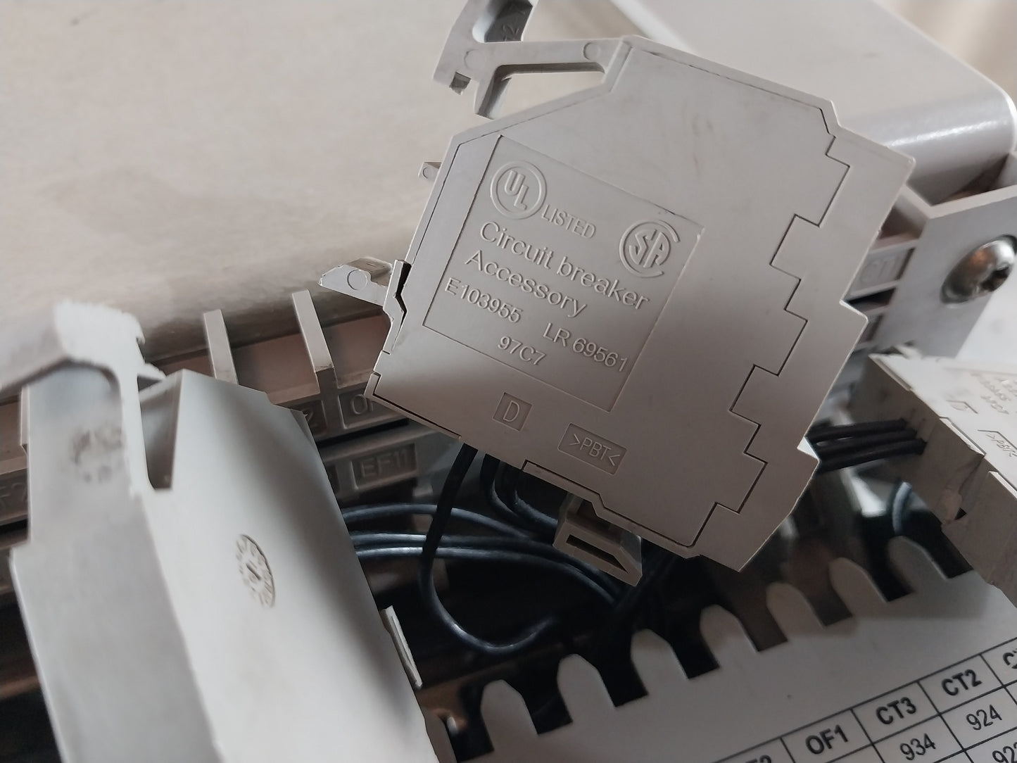 SCHNEIDER ELECTRIC NW32 H1 MASTERPACT CIRCUIT BREAKER 3200A 3 POLE