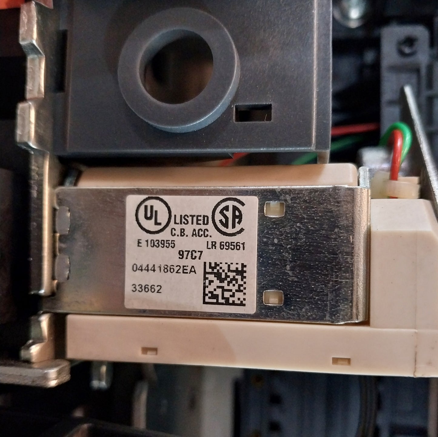 SCHNEIDER ELECTRIC NW32 H1 MASTERPACT CIRCUIT BREAKER 3200A 3 POLE