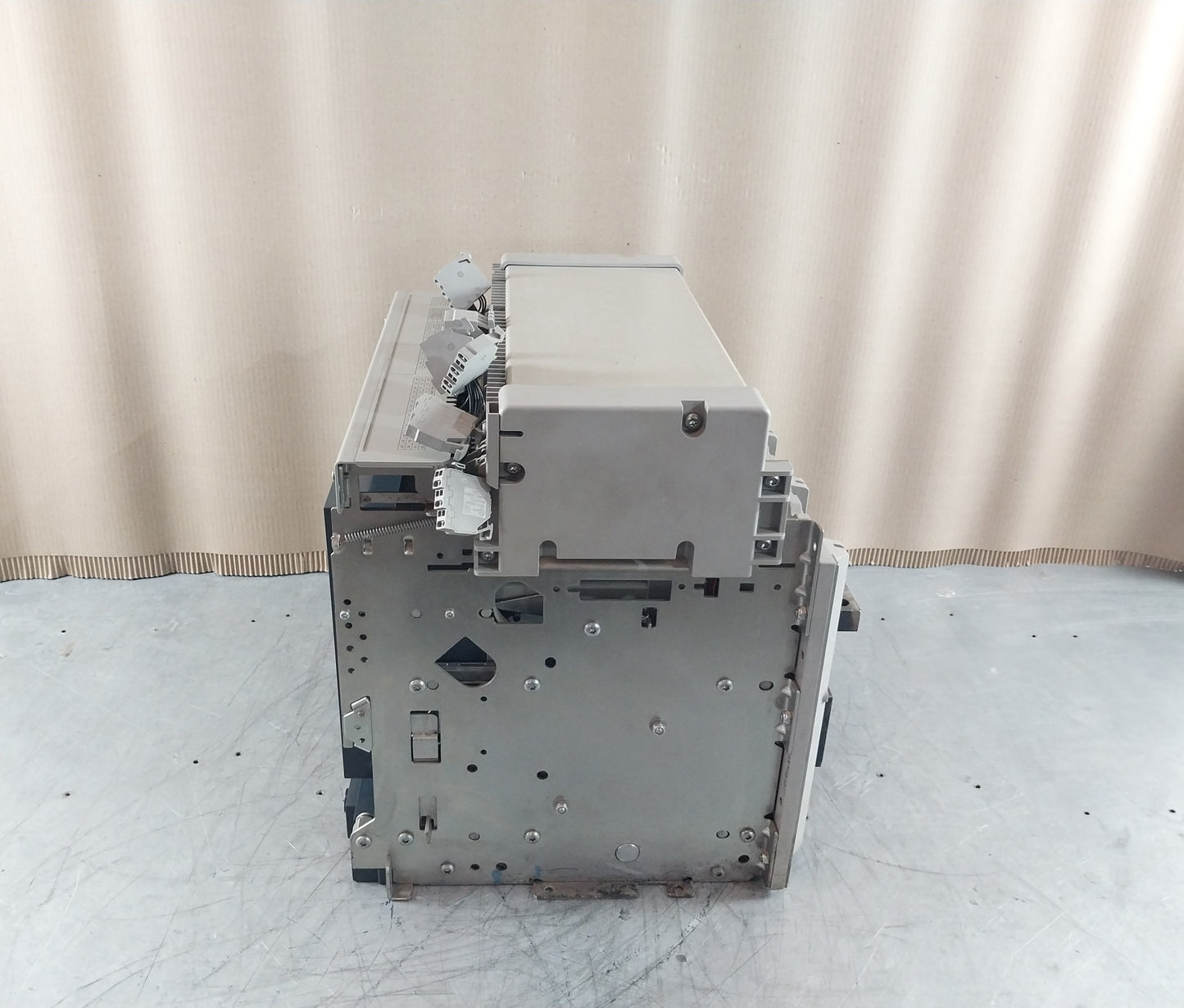 SCHNEIDER ELECTRIC NW32 H1 MASTERPACT CIRCUIT BREAKER 3200A 3 POLE