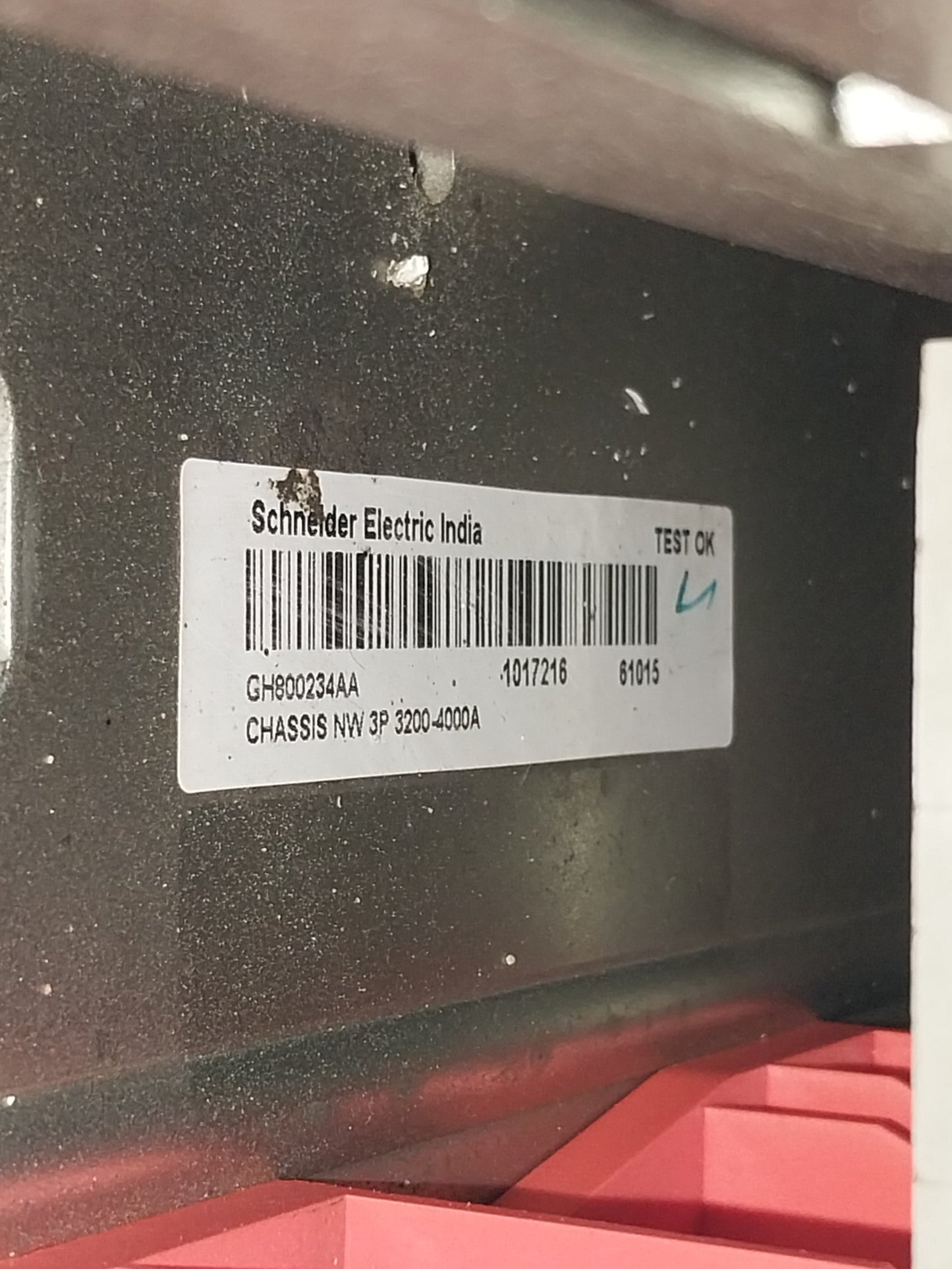 SCHNEIDER ELECTRIC NW32 H1 MASTERPACT CIRCUIT BREAKER 3200A 3 POLE
