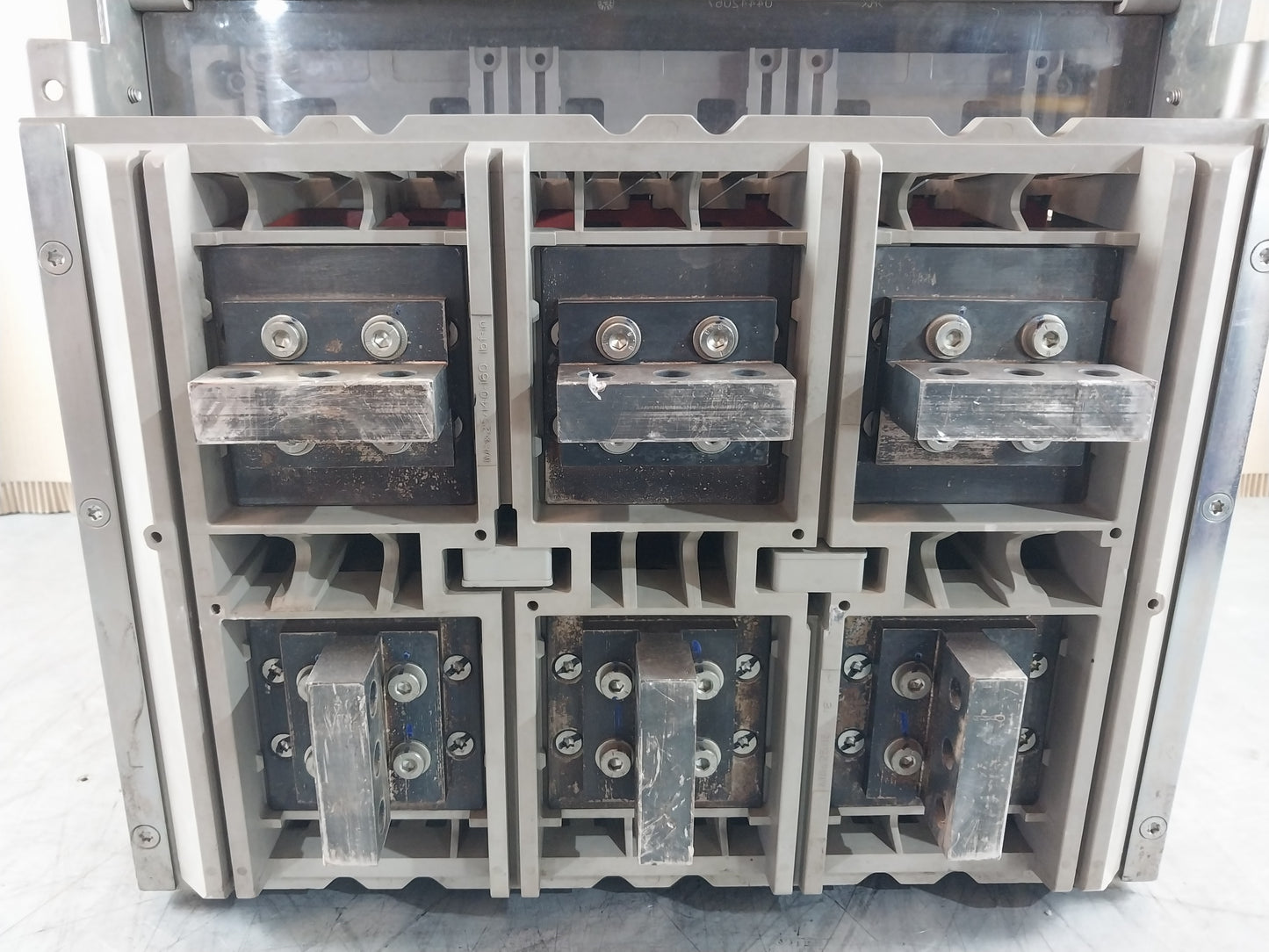 SCHNEIDER ELECTRIC NW32 H1 MASTERPACT CIRCUIT BREAKER 3200A 3 POLE