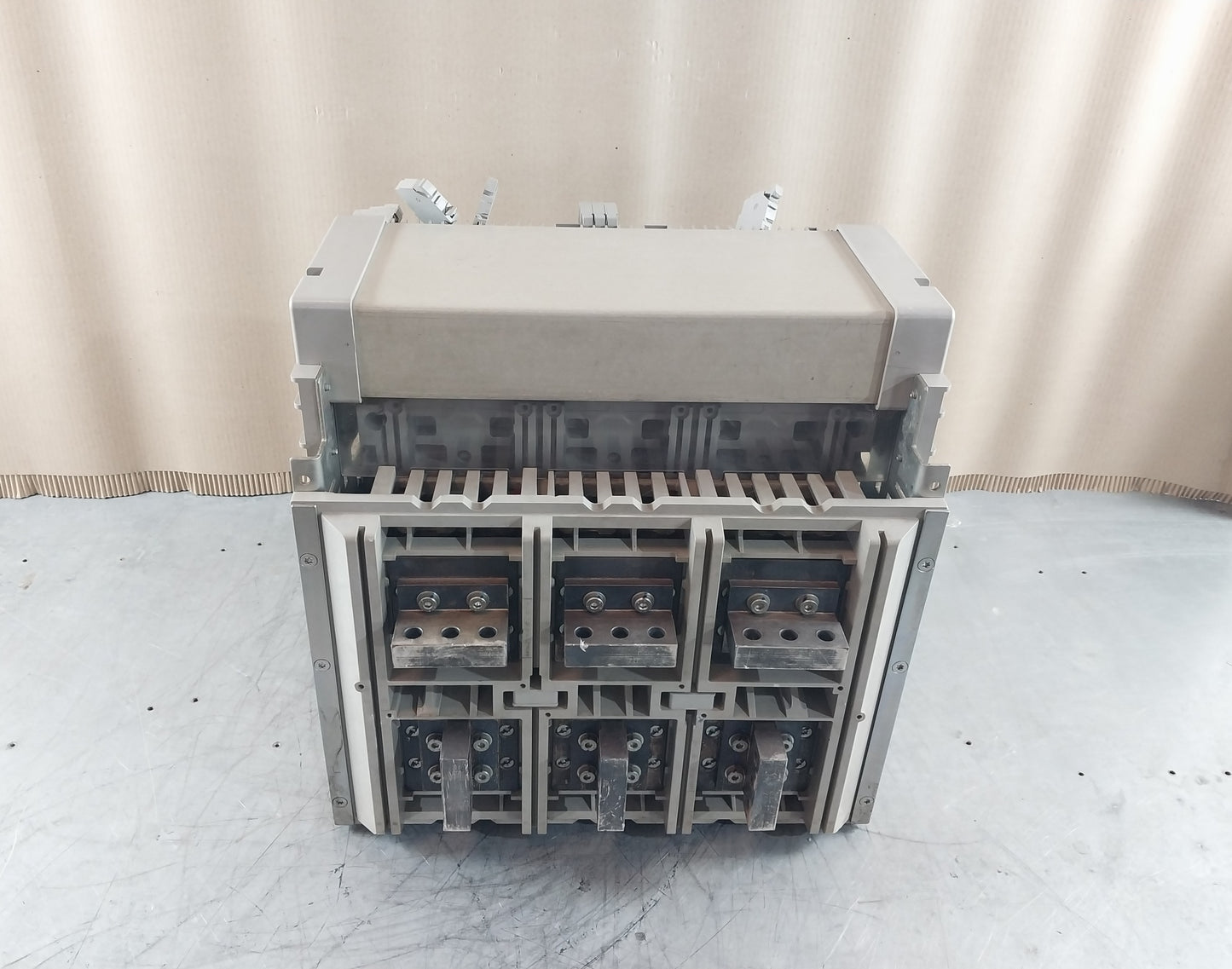 SCHNEIDER ELECTRIC NW32 H1 MASTERPACT CIRCUIT BREAKER 3200A 3 POLE
