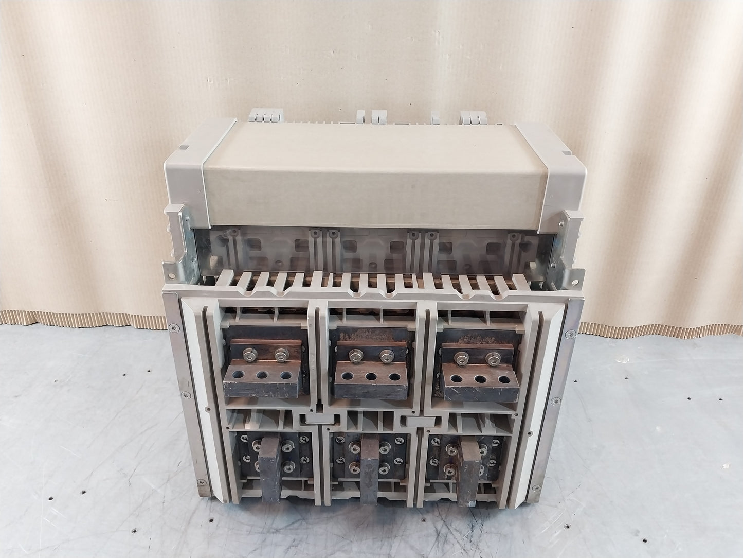 SCHNEIDER ELECTRIC NW32 H1 MASTERPACT CIRCUIT BREAKER 3200A 3 POLE