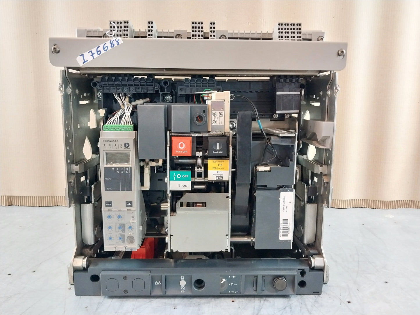 SCHNEIDER ELECTRIC NW32 H1 MASTERPACT CIRCUIT BREAKER 3200A 3 POLE