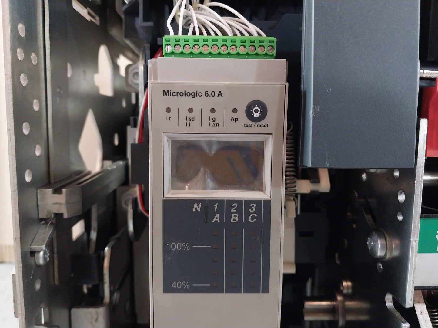 SCHNEIDER ELECTRIC NW32 H1 MASTERPACT CIRCUIT BREAKER 3200A 3 POLE