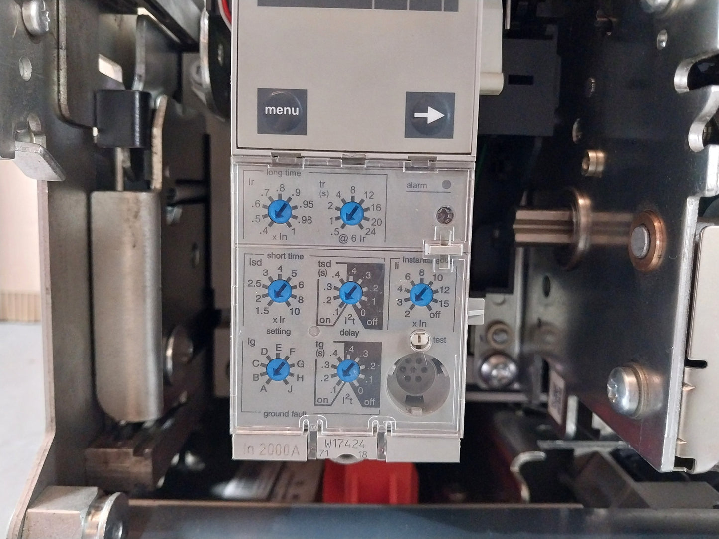 SCHNEIDER ELECTRIC NW32 H1 MASTERPACT CIRCUIT BREAKER 3200A 3 POLE