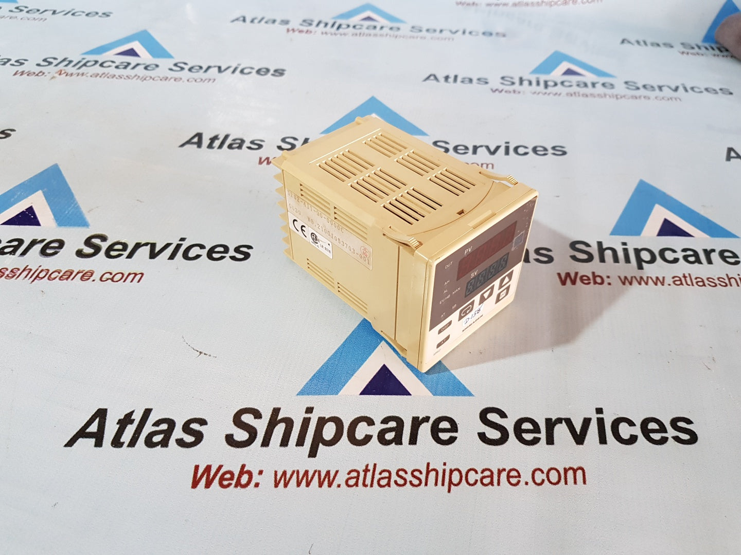 SHIMADEN SR62-411-90-0000C TEMPERATURE CONTROLLER