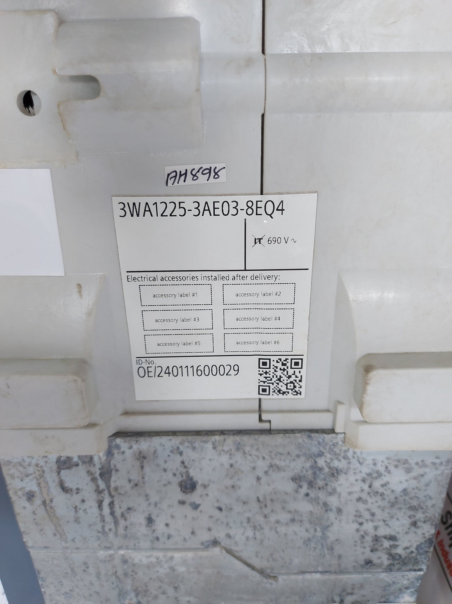 SIEMENS 3WA1225-3AE03-8EQ4 FIXED-MOUNTED CIRCUIT BREAKER