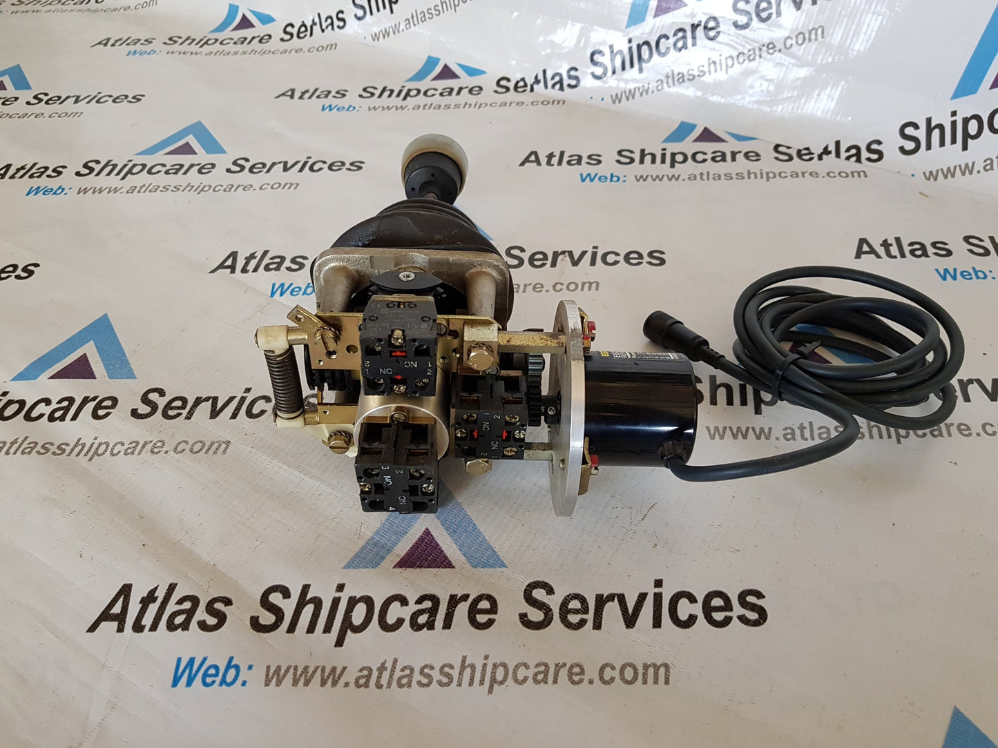 TELEMECANIQUE XKDF 14051210 JOYSTICK OMRON E6CP-AG5C-C