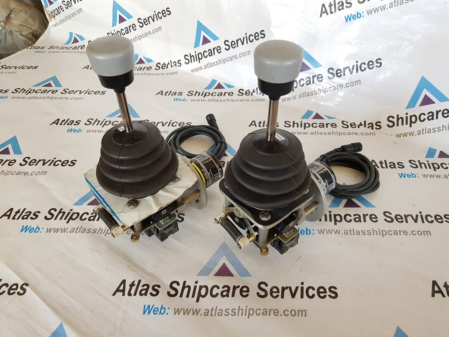 TELEMECANIQUE XKDF 14051210 JOYSTICK WITH OMRON E6CP-AG5C-C ROTARY ENCODER