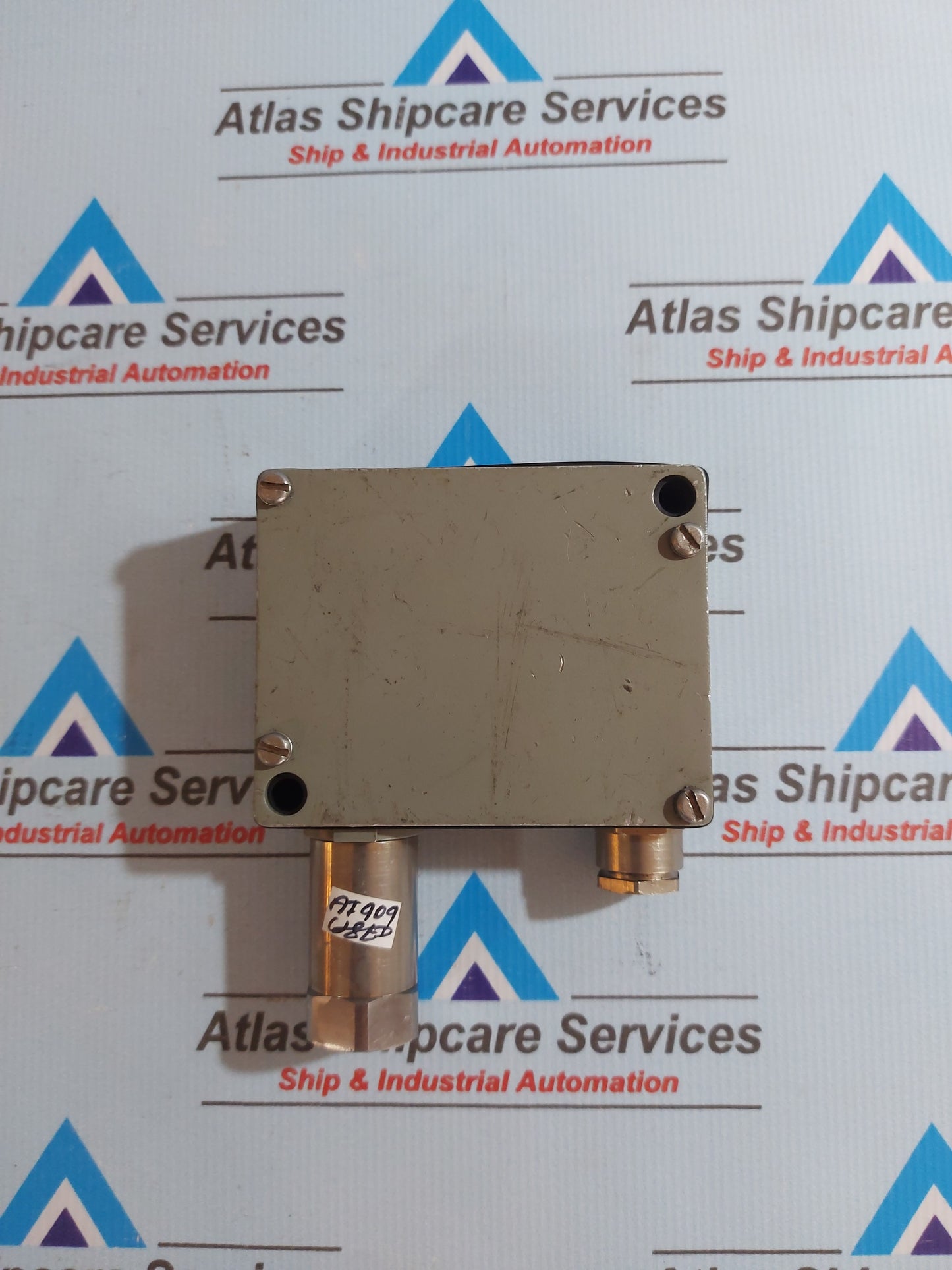 TRAFAG 8202.79.2210 PRESSURE TRANSMITTER 0...16 Bar-G