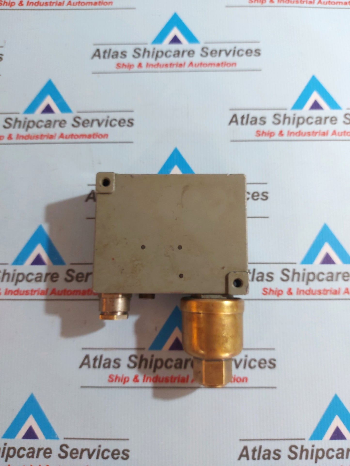 TRAFAG 940.2373.901 PRESSURE TRANSMITTER 0.2...1.6 Bar