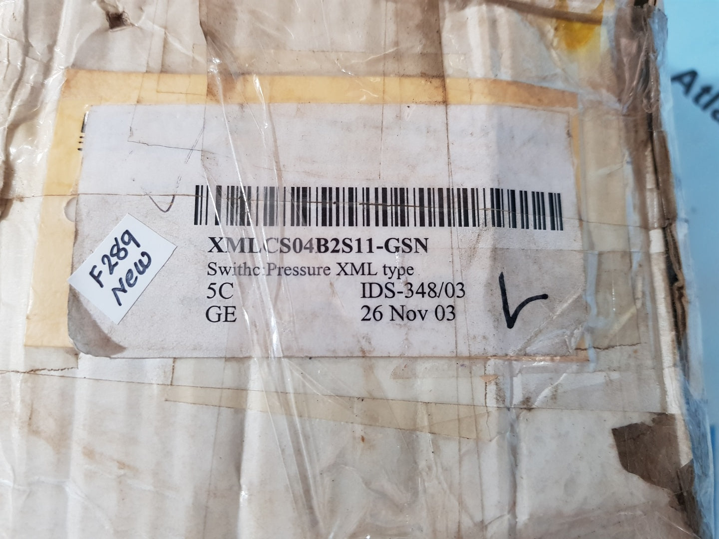Telemecanique Nautilus XML CS04B2S11 Pressure Switch