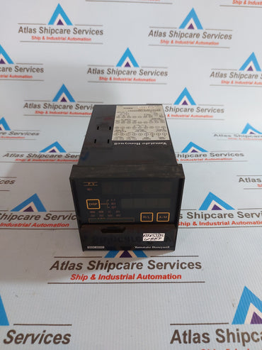 YAMATAKE-HONEYWELL SDC200 DIGITAL TEMPERATURE CONTROLLER